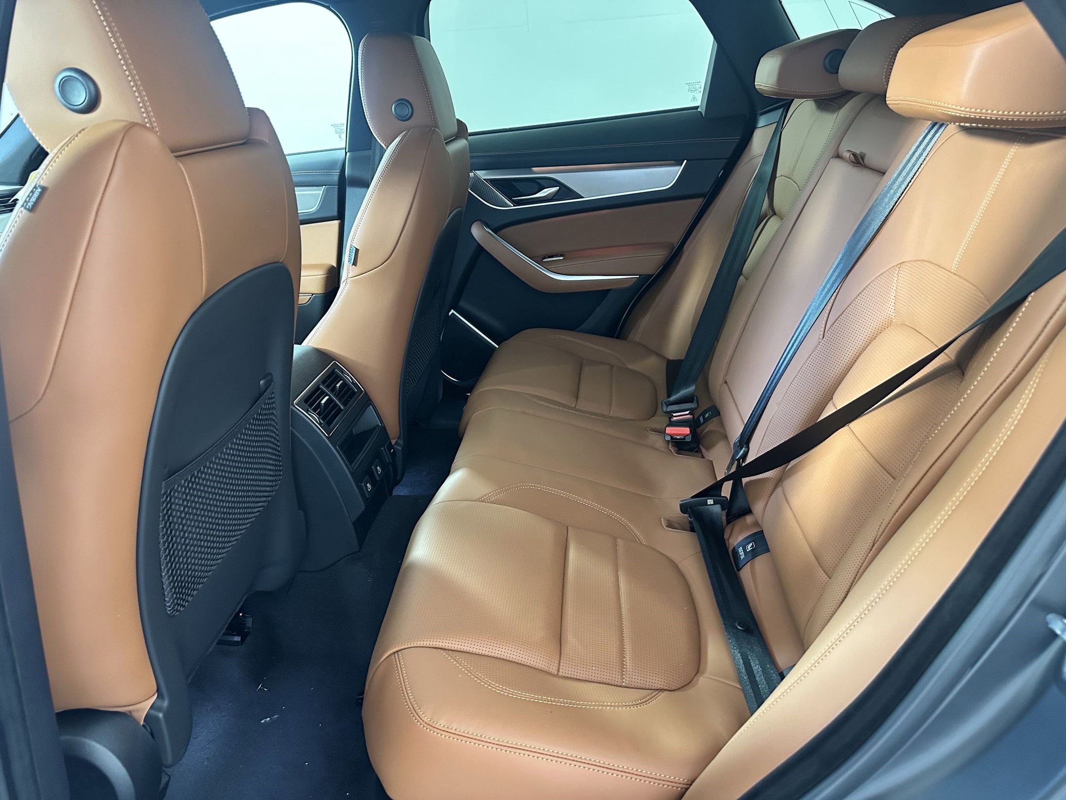 2026 Jaguar F-Pace R-Dynamic S - Photo 11