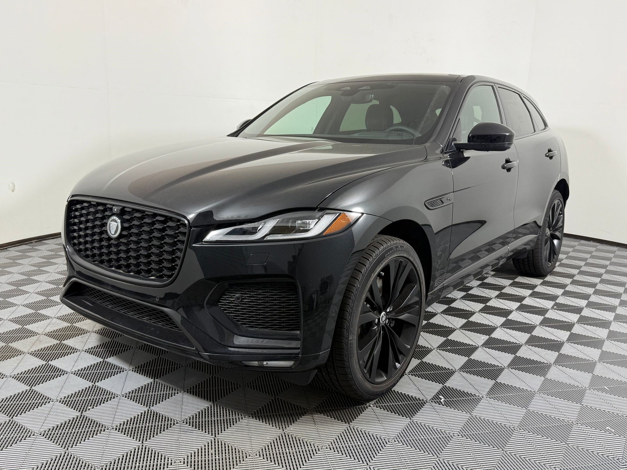 New 2026 Jaguar F-PACE P250 R-Dynamic S