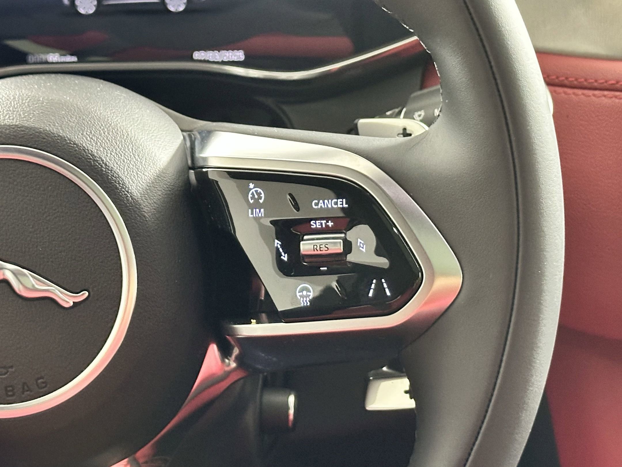 2026 Jaguar F-Pace R-Dynamic S - Photo 16