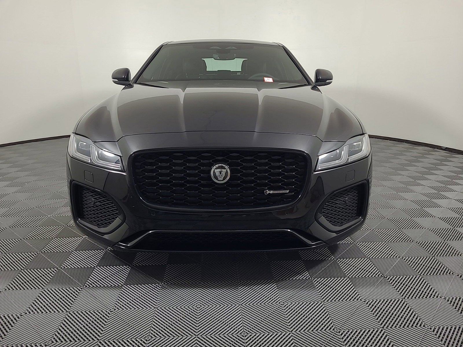 2024 Jaguar XF R-Dynamic SE photo 2