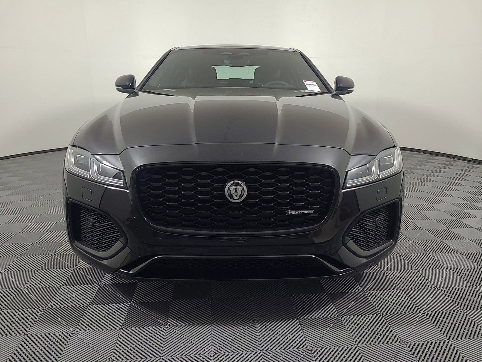 2024 Jaguar XF R-Dynamic SE photo 4