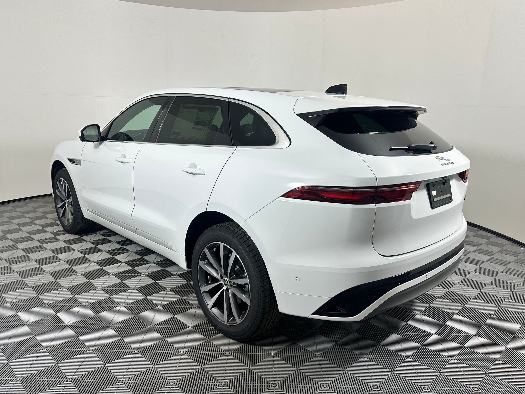 F-PACE R-Dynamic S SUV