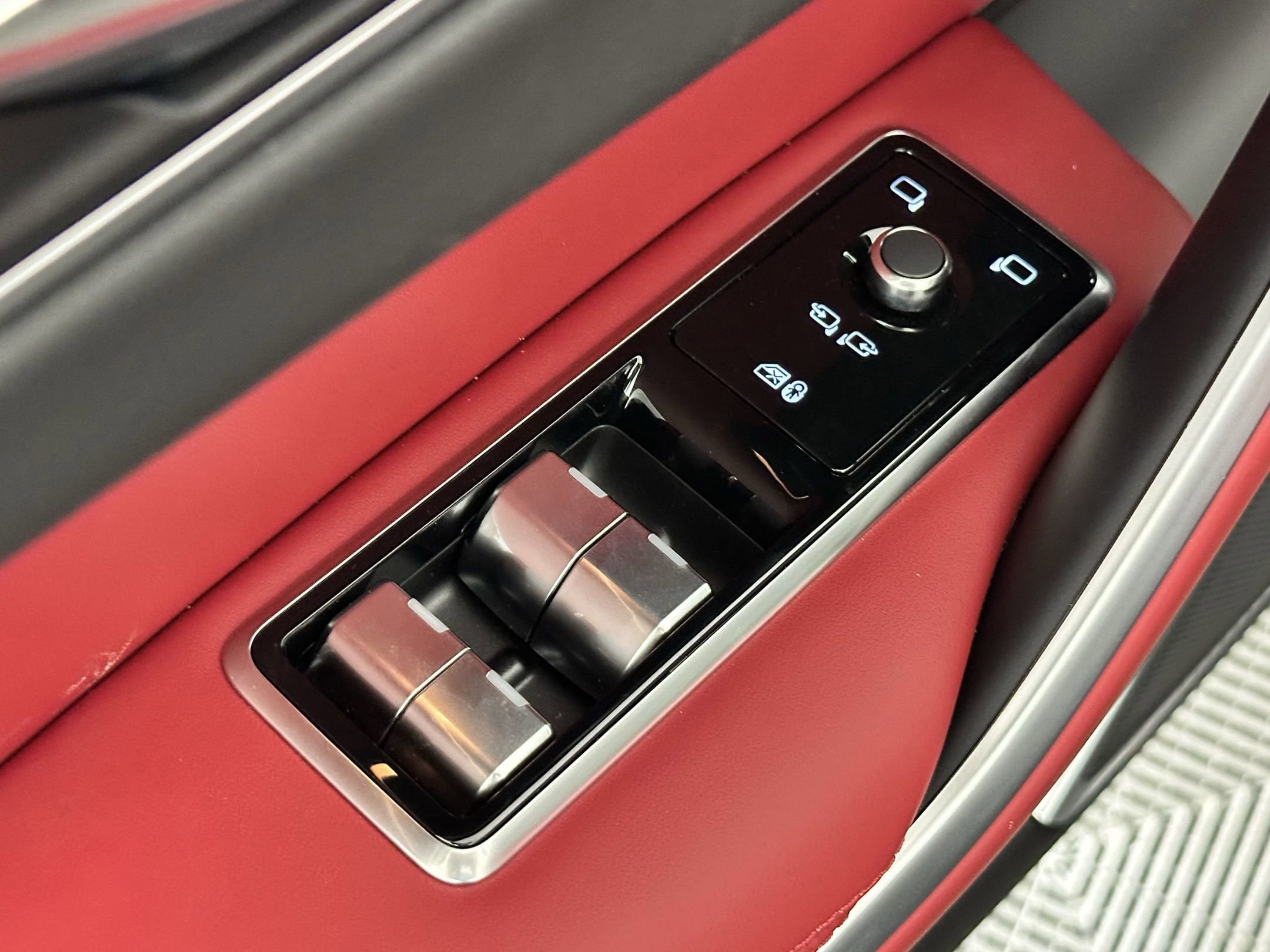 2026 Jaguar F-Pace R-Dynamic S - Photo 21