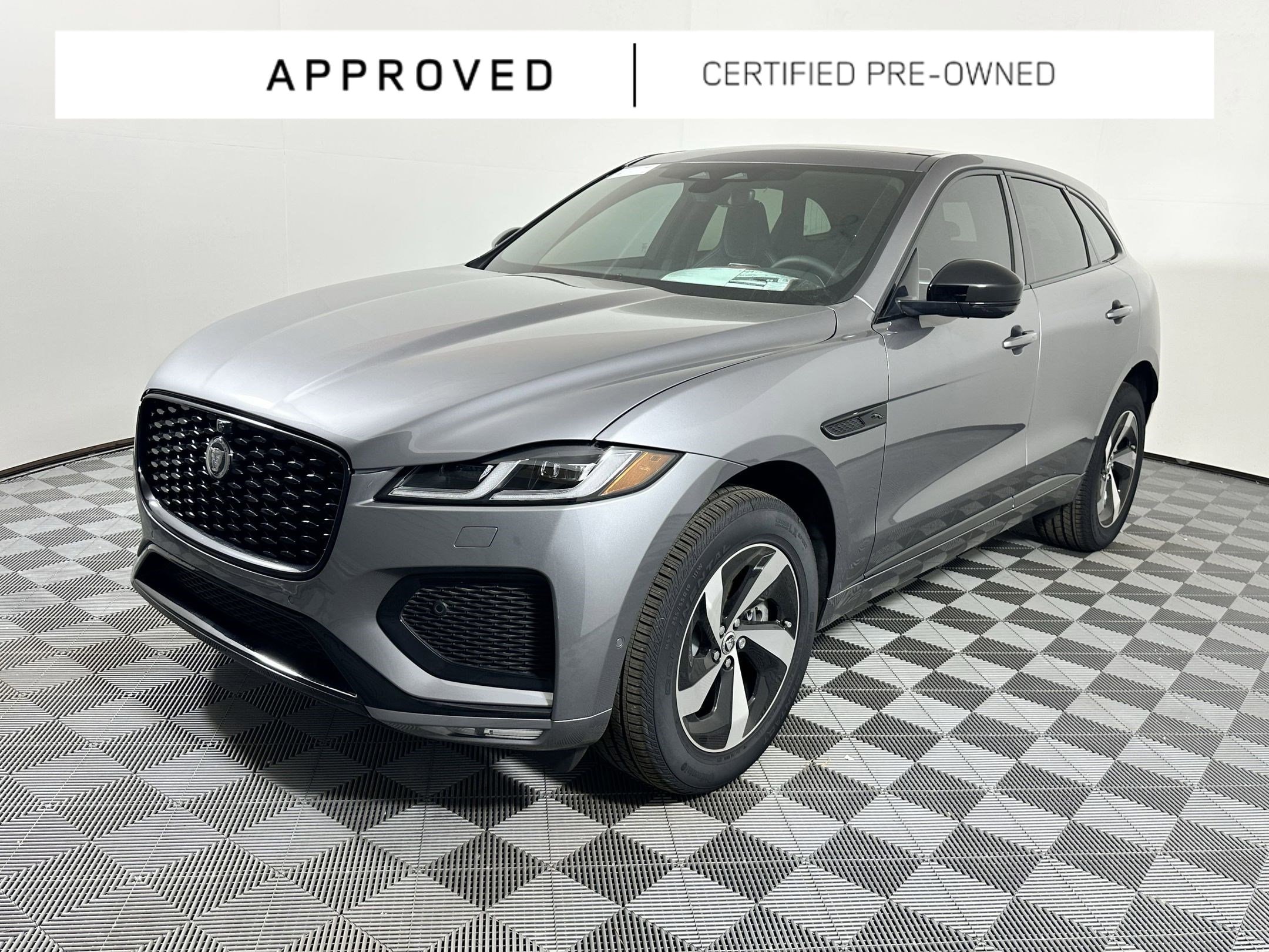 2026 Jaguar F-PACE P250 R-Dynamic S's photo