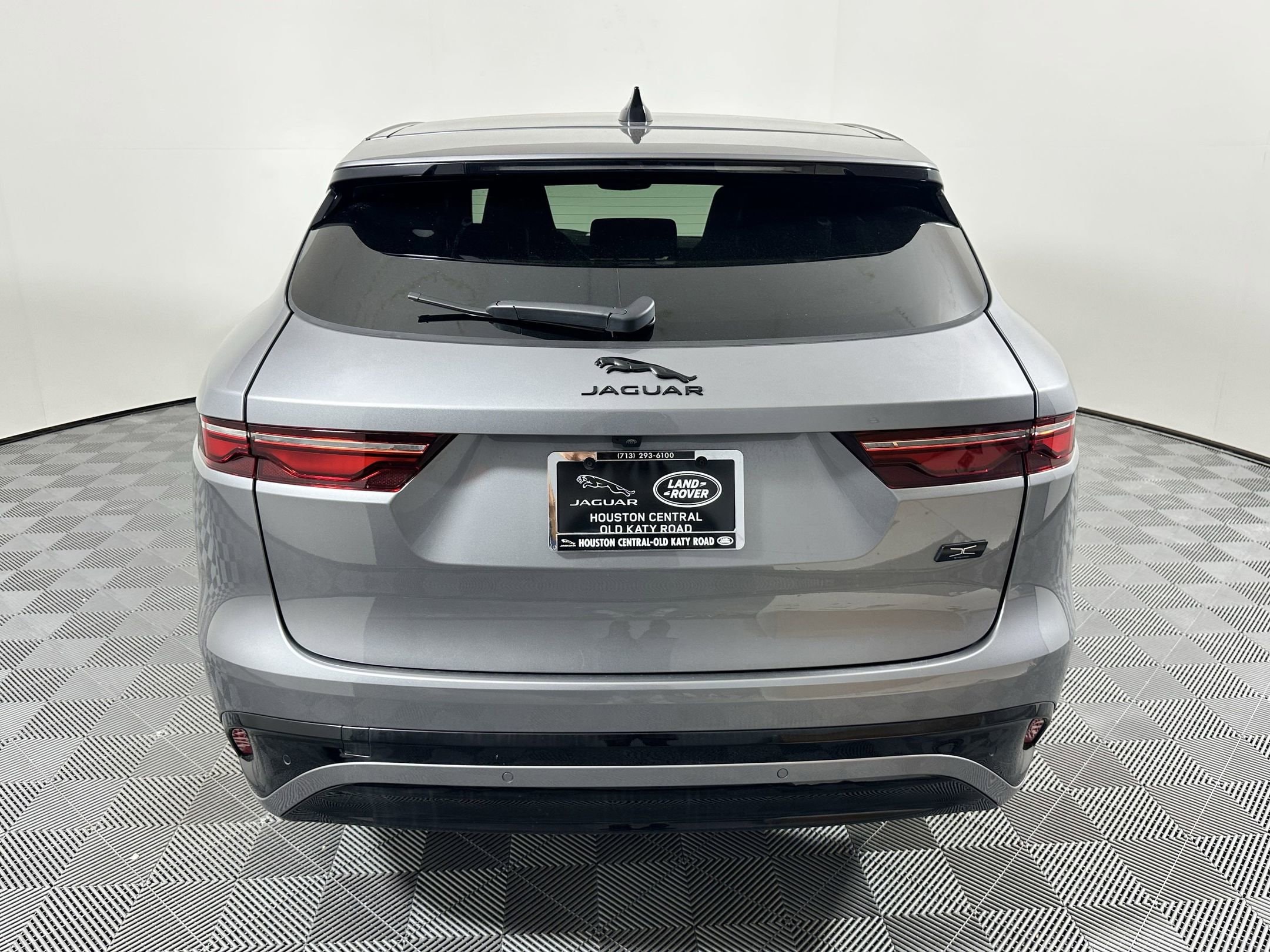 2026 Jaguar F-Pace R-Dynamic S - Photo 8