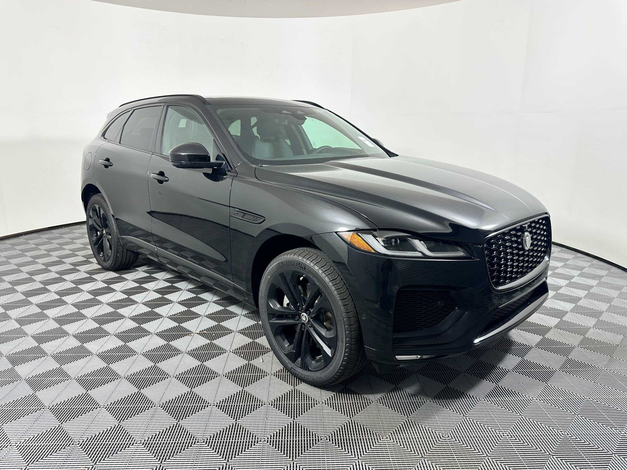 F-PACE R-Dynamic S SUV