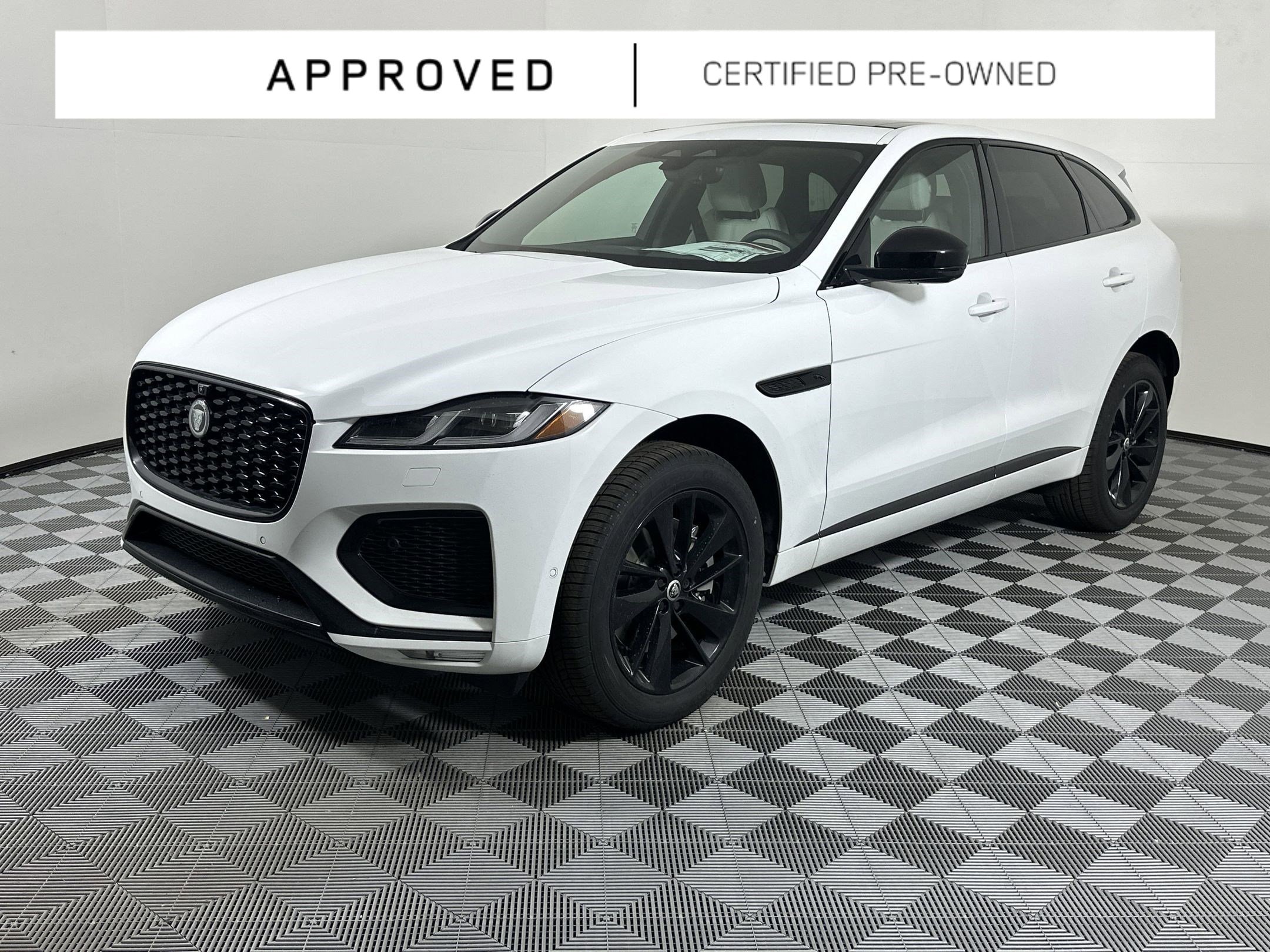 2026 Jaguar F-PACE P250 R-Dynamic S's photo