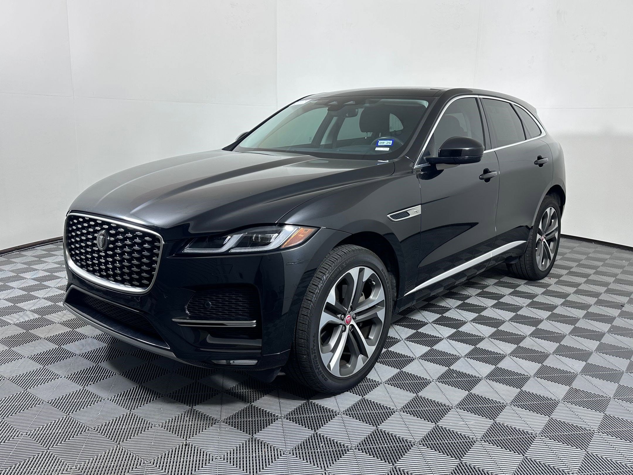 2023 Jaguar F-Pace S's photo