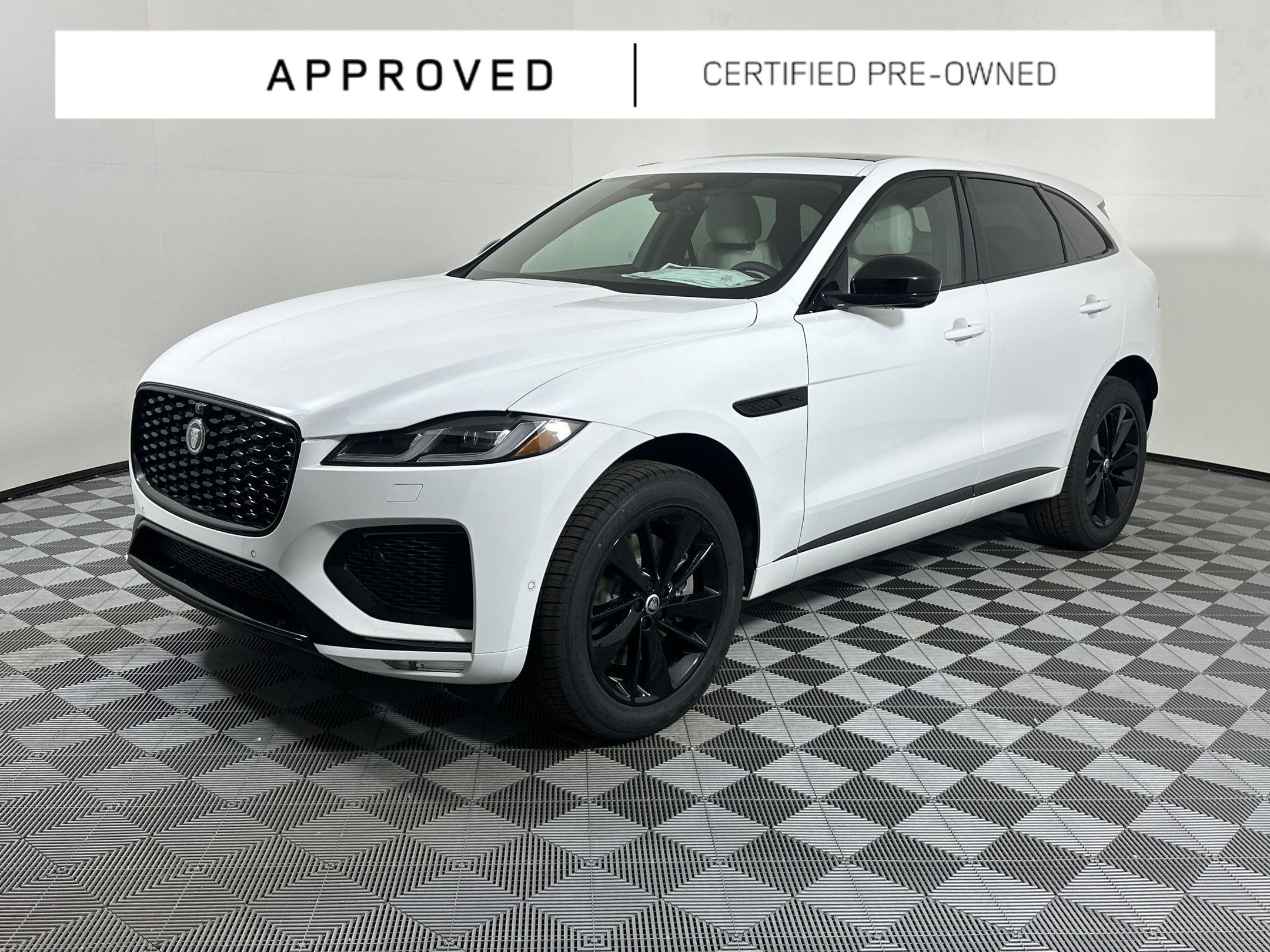 2026 Jaguar F-PACE P250 R-Dynamic S's photo