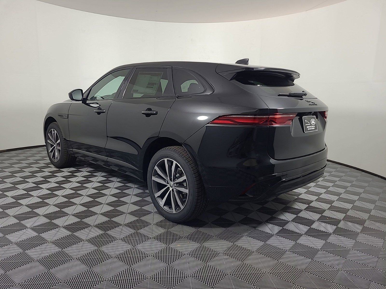 2025 Jaguar F-PACE R-Dynamic S