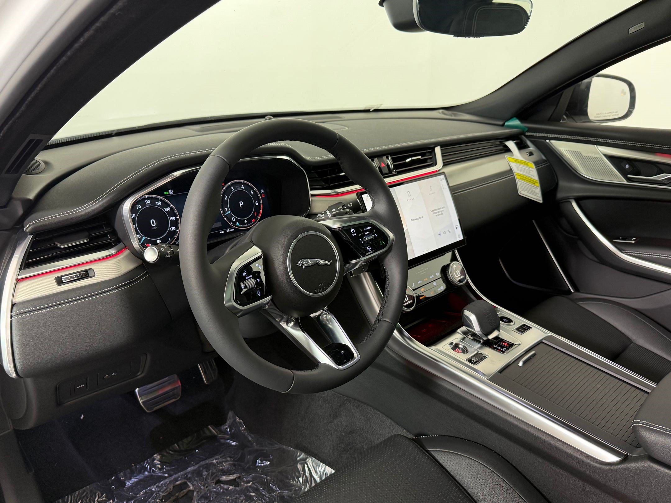 XF R-Dynamic SE Sedan