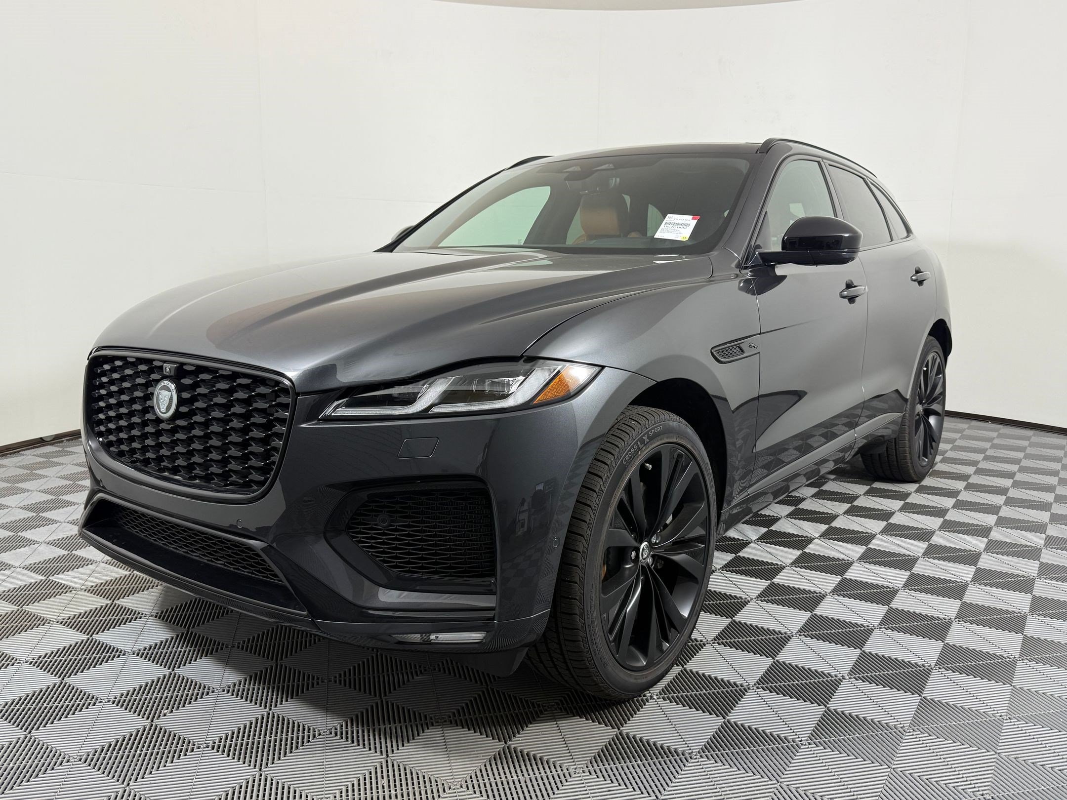 2026 Jaguar F-PACE P400 R-Dynamic S's photo