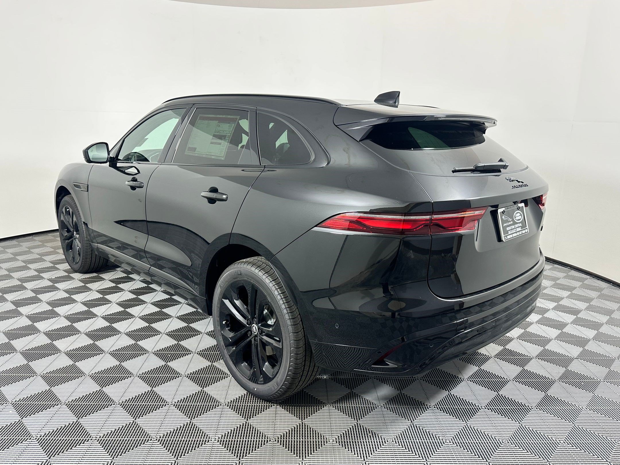 F-PACE R-Dynamic S SUV