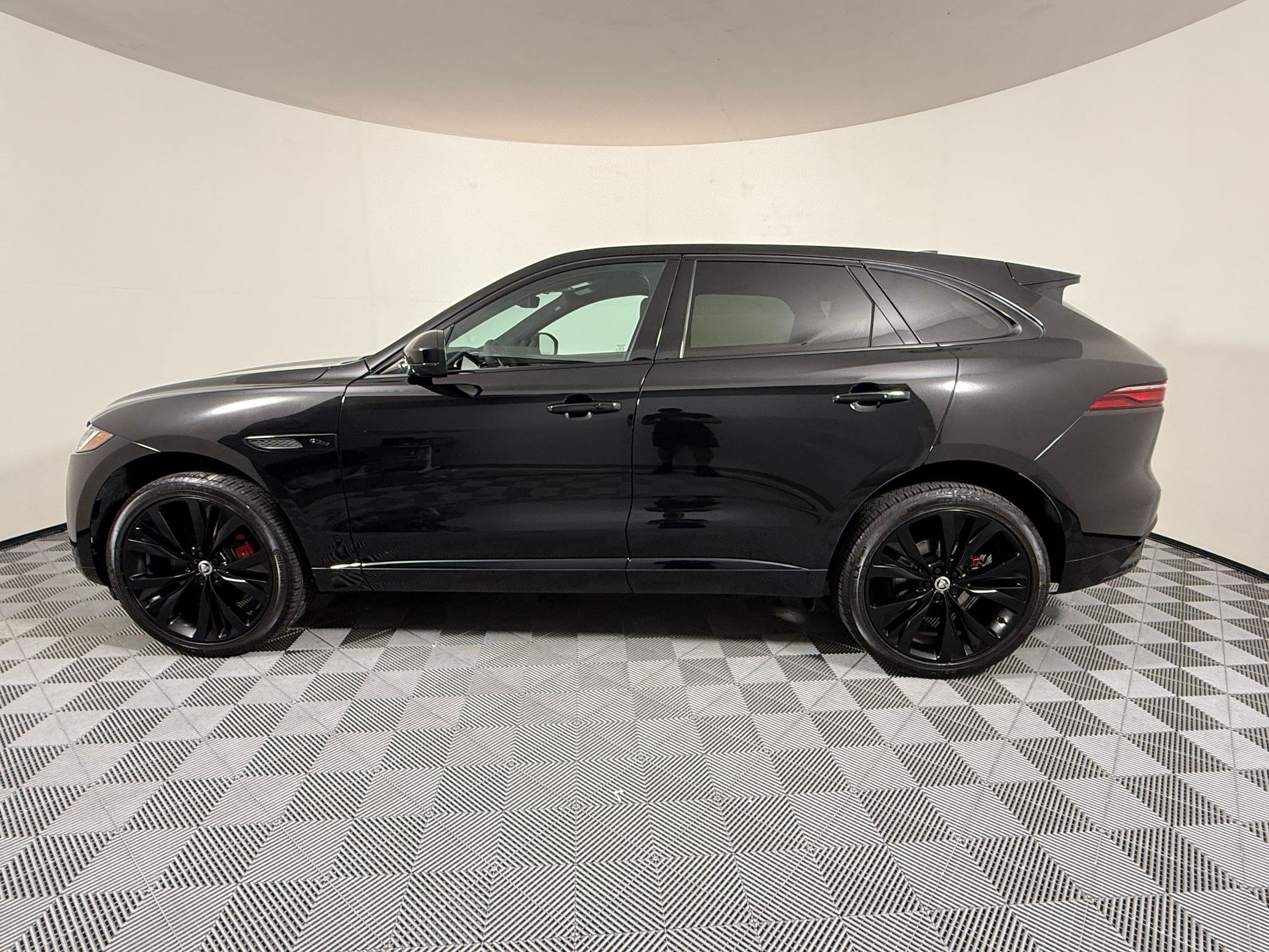 F-PACE R-Dynamic S SUV