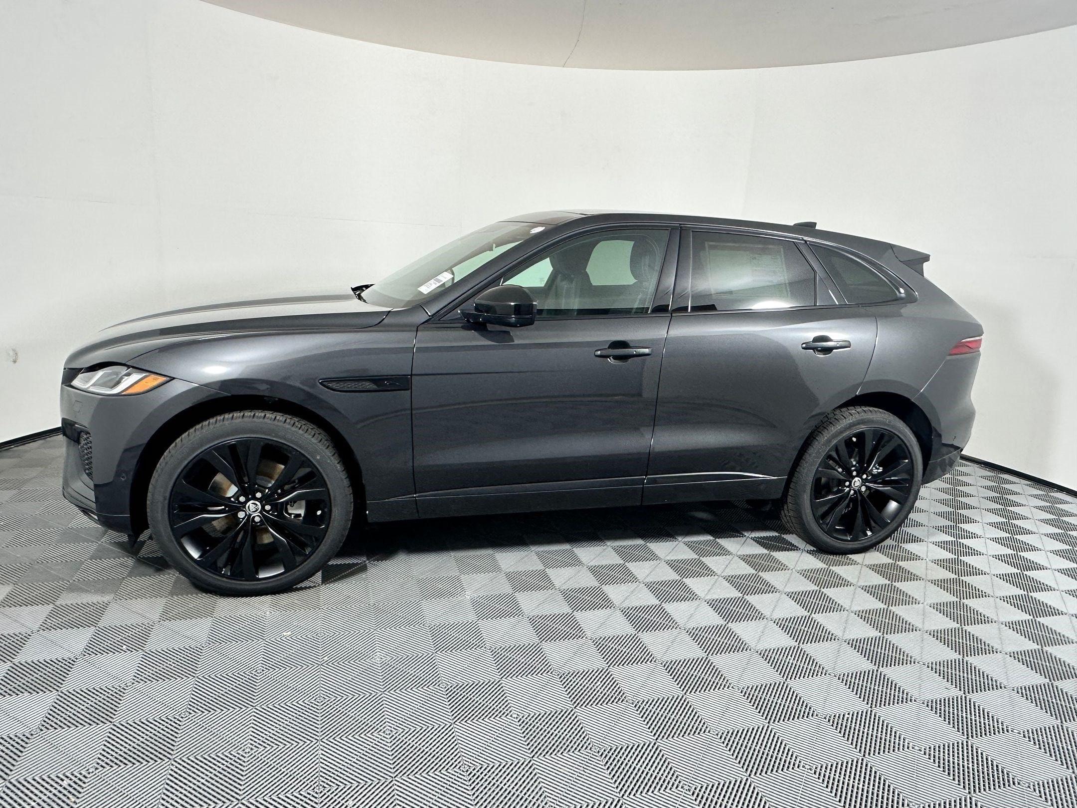 F-PACE R-Dynamic S SUV