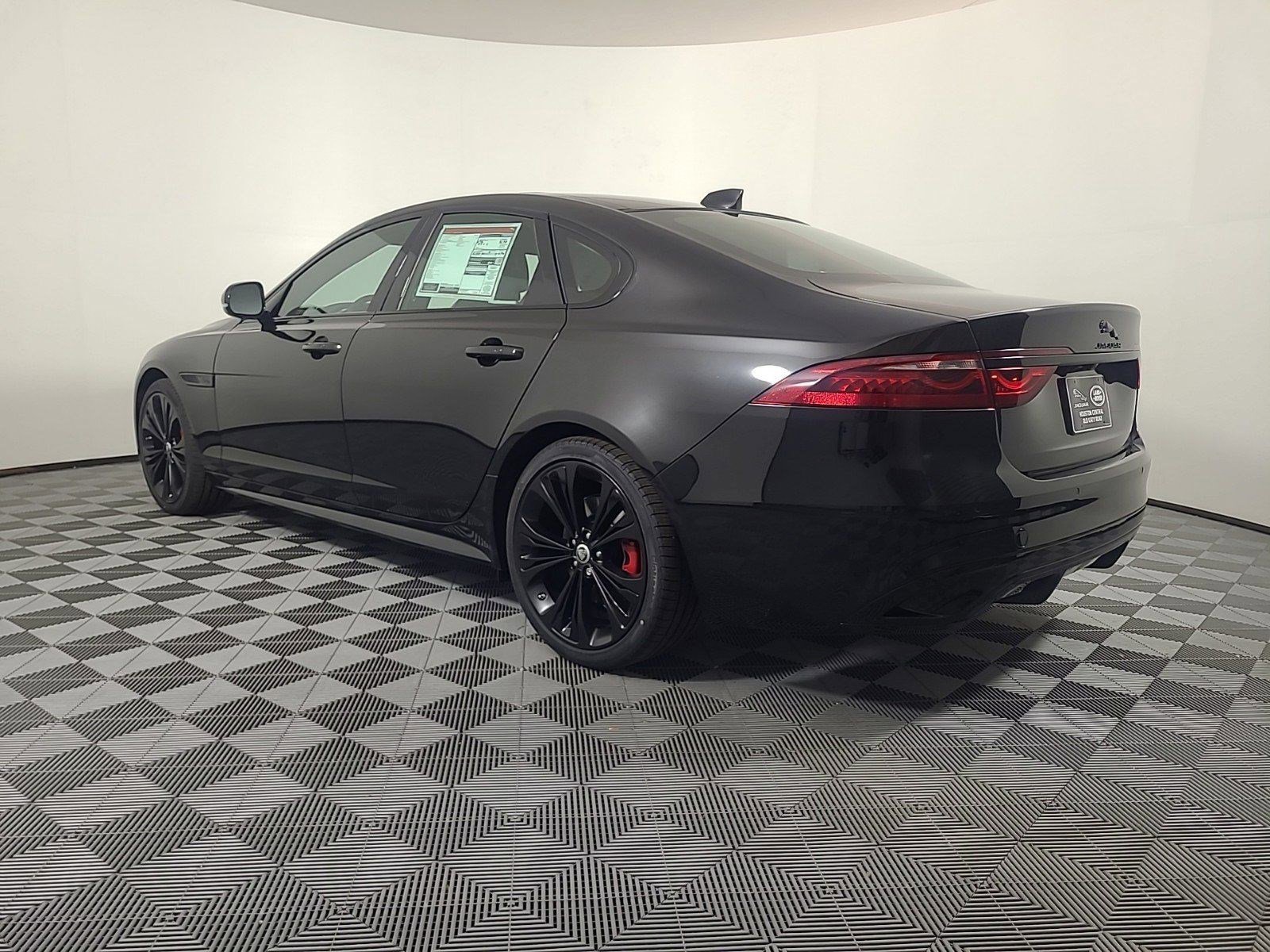 2024 Jaguar XF R-Dynamic SE photo 2