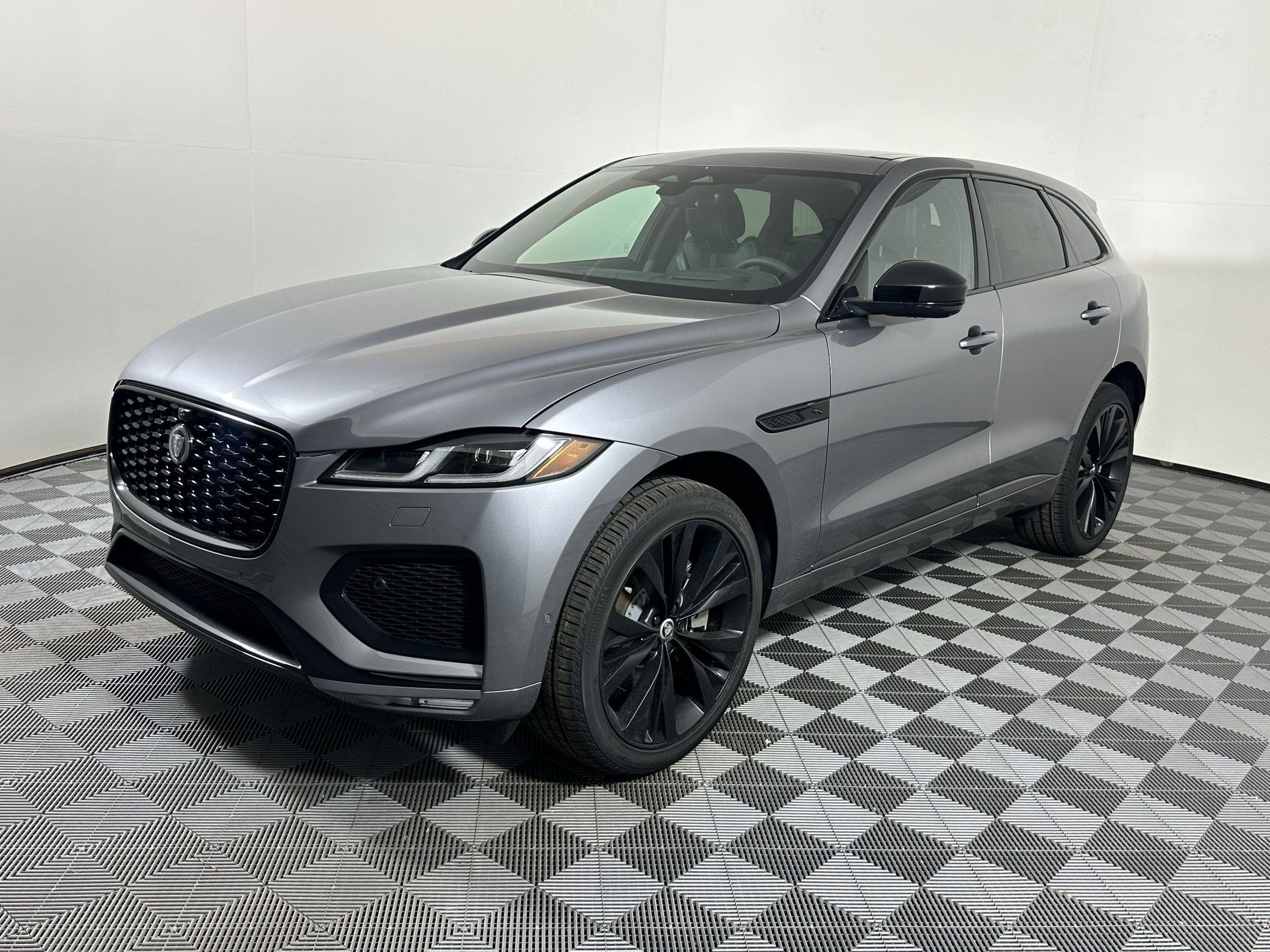 F-PACE R-Dynamic S SUV