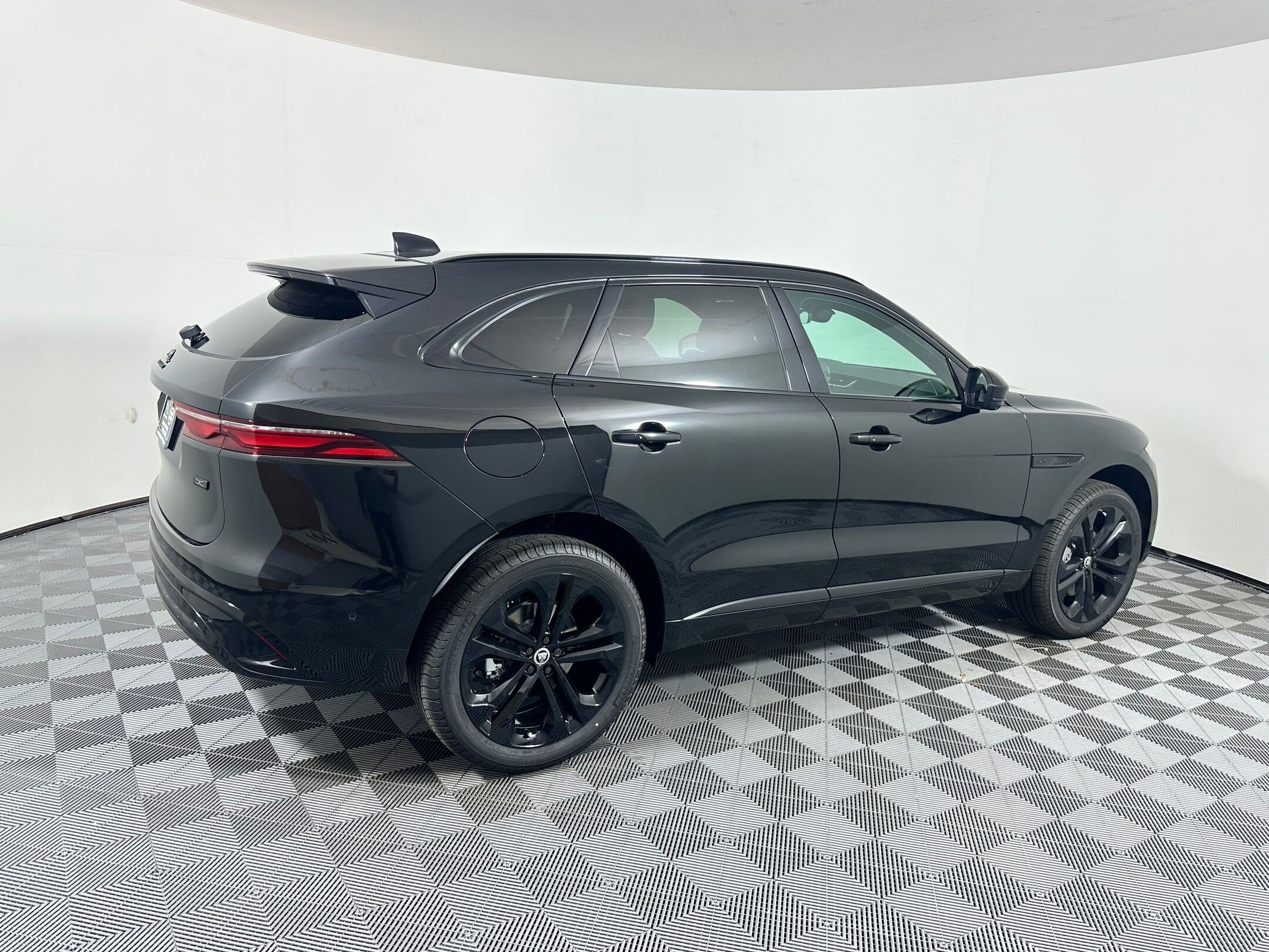 F-PACE R-Dynamic S SUV