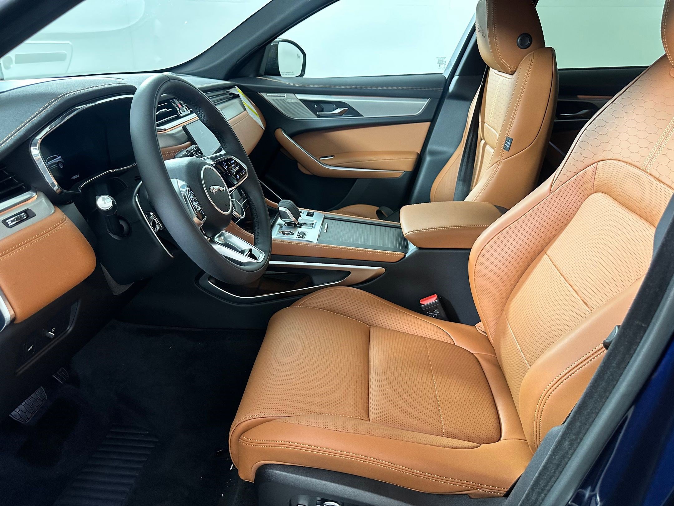 2026 Jaguar F-PACE P250 R-Dynamic S photo 3