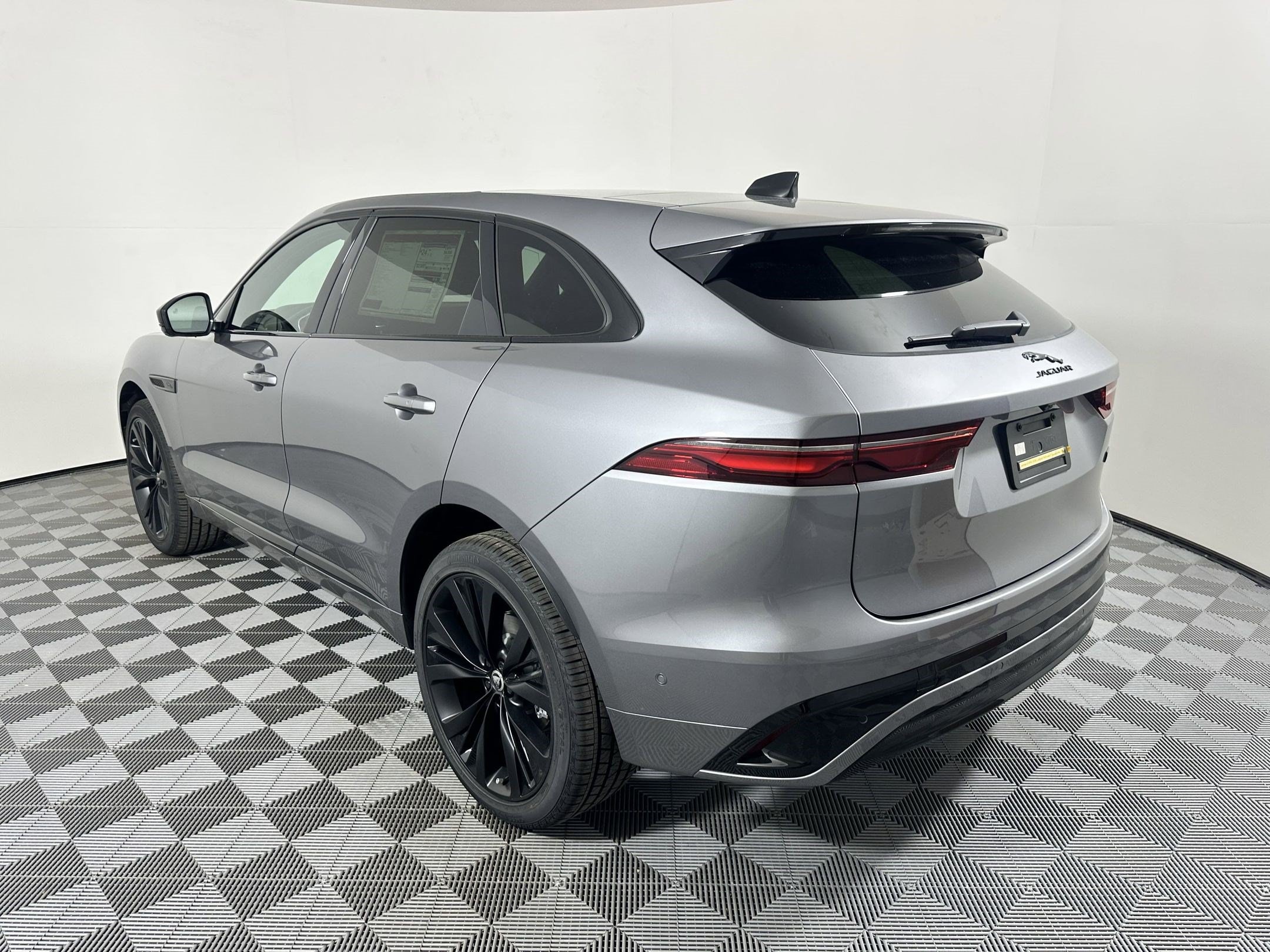 F-PACE R-Dynamic S SUV