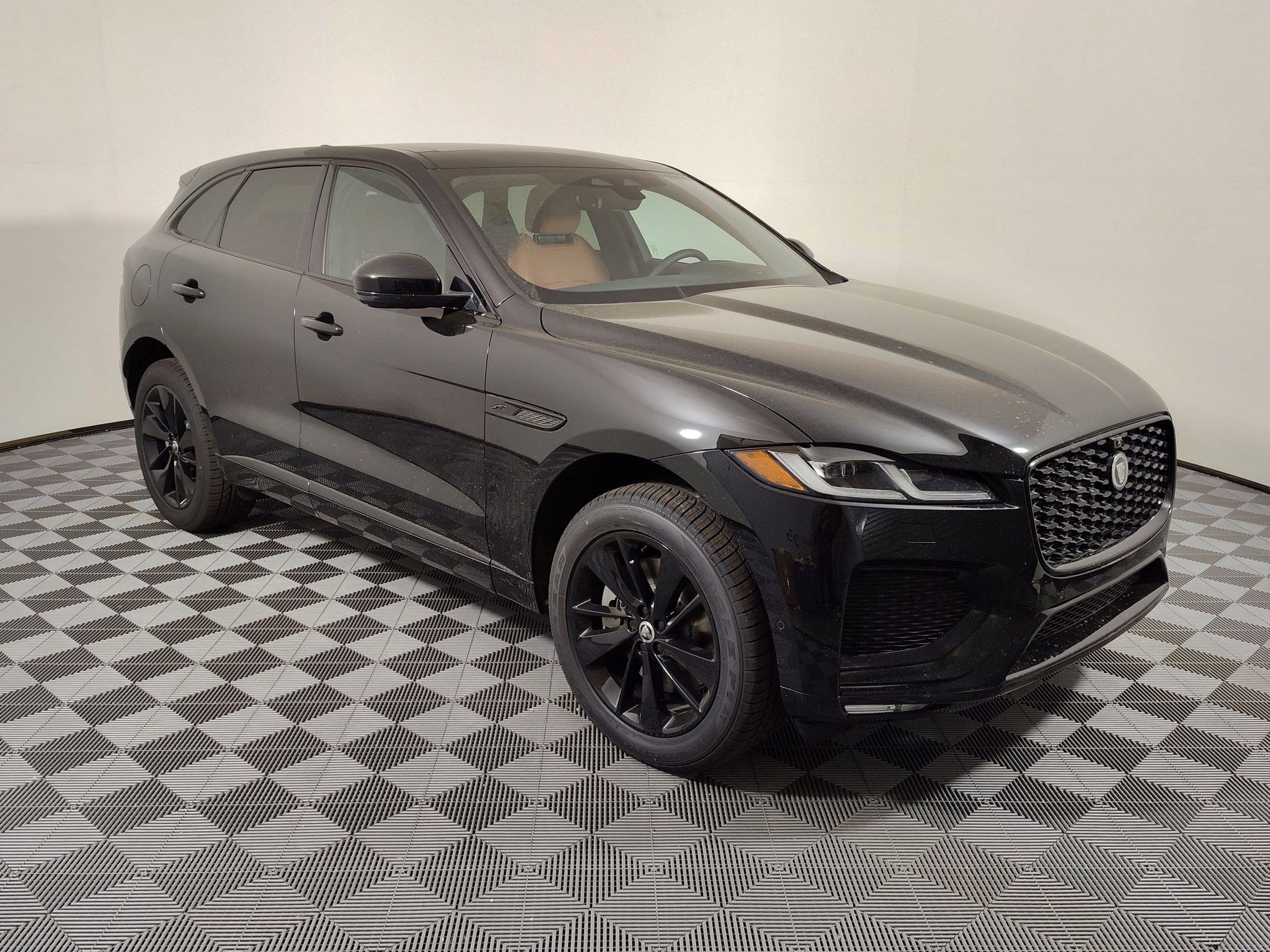 2026 Jaguar F-Pace R-Dynamic S - Photo 6