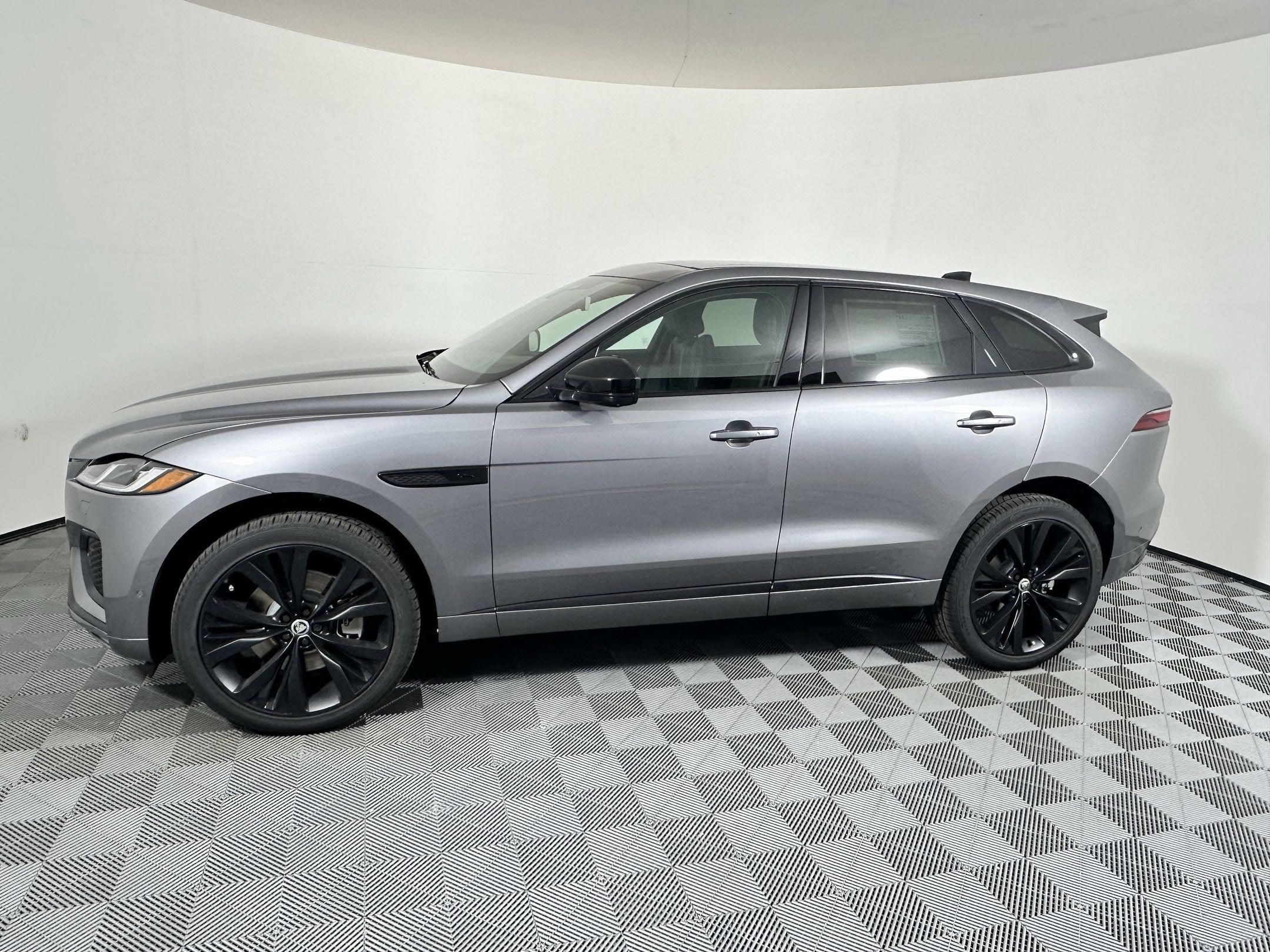 F-PACE R-Dynamic S SUV