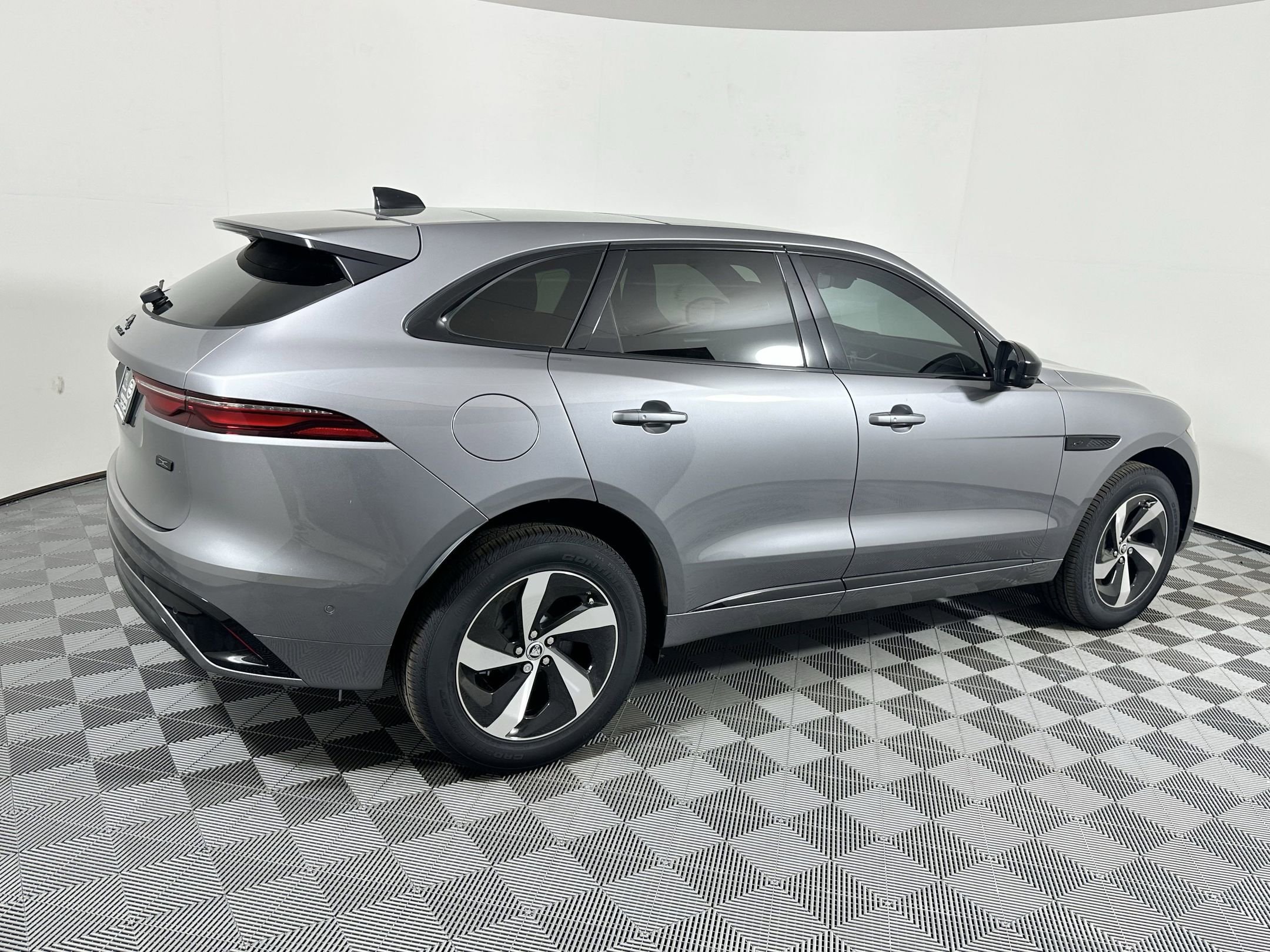 2026 Jaguar F-Pace R-Dynamic S - Photo 20