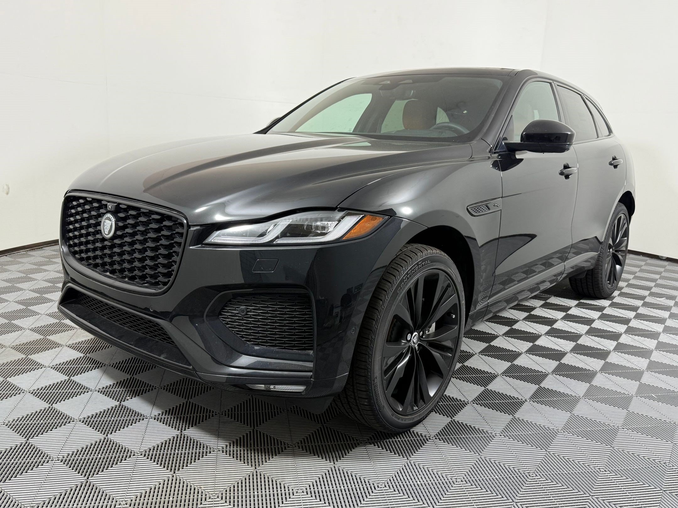 New 2026 Jaguar F-PACE P250 R-Dynamic S