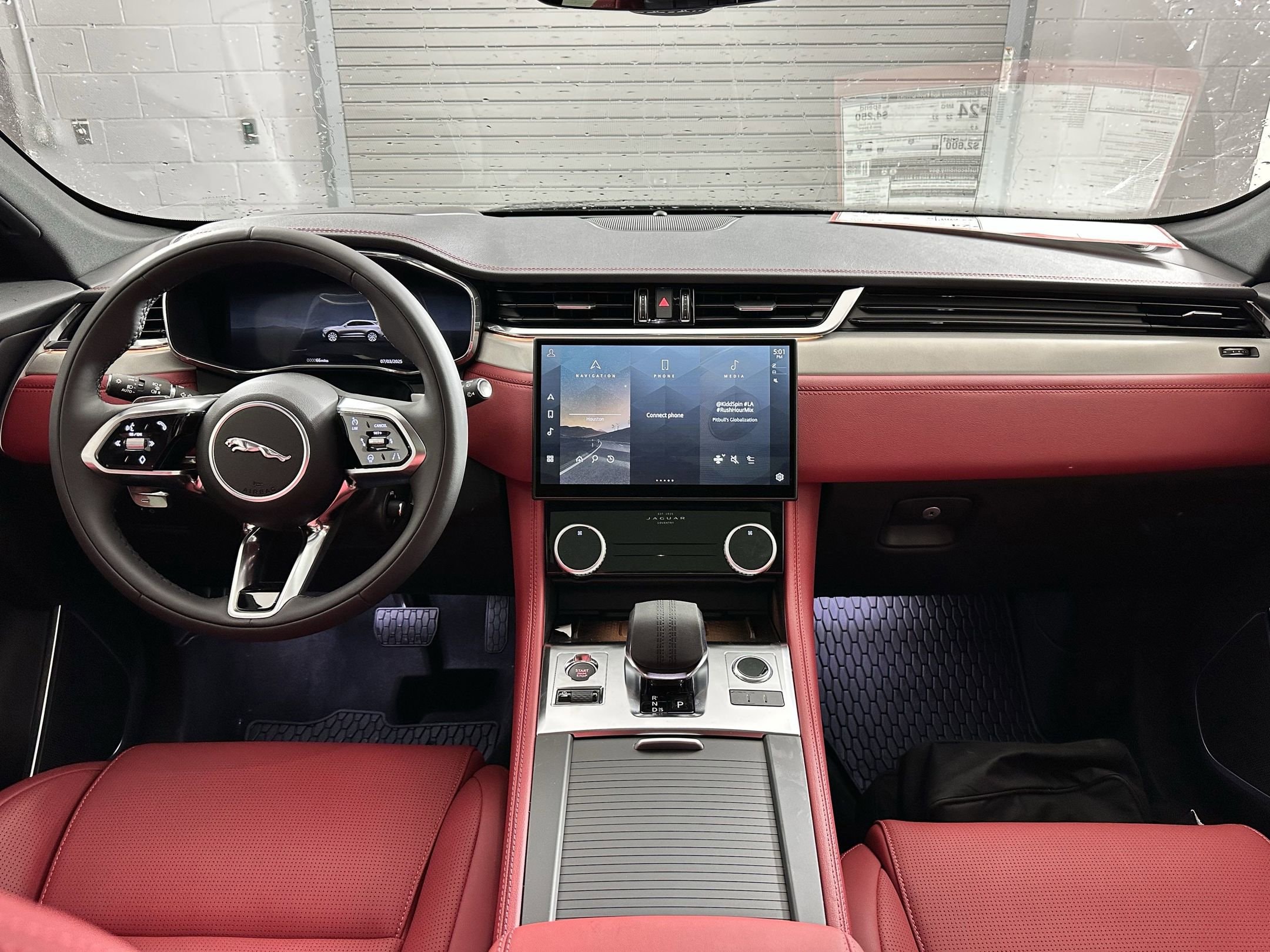 2026 Jaguar F-Pace R-Dynamic S - Photo 13