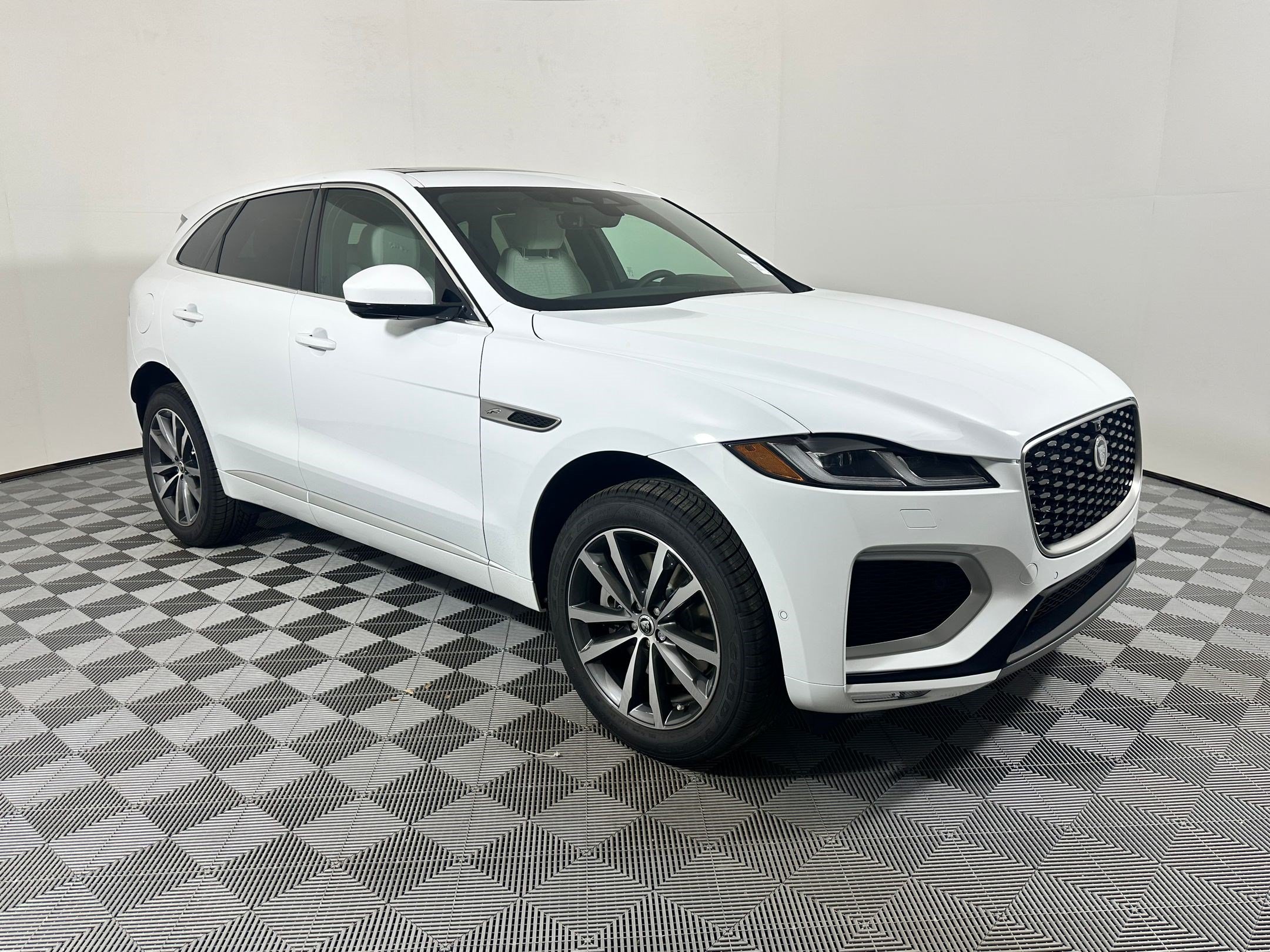 F-PACE R-Dynamic S SUV