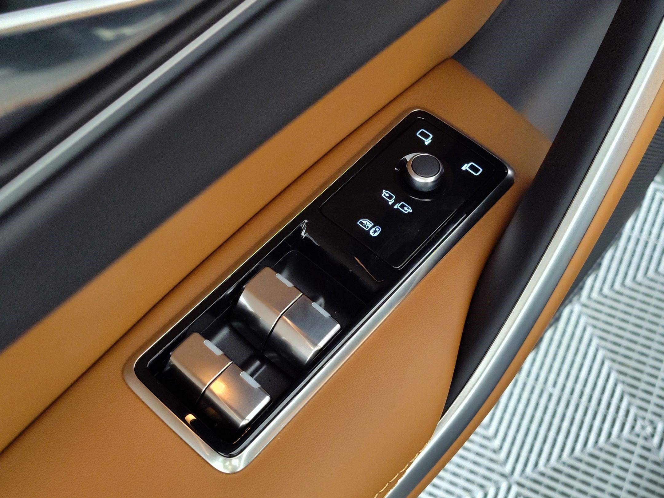 2026 Jaguar F-Pace R-Dynamic S - Photo 10