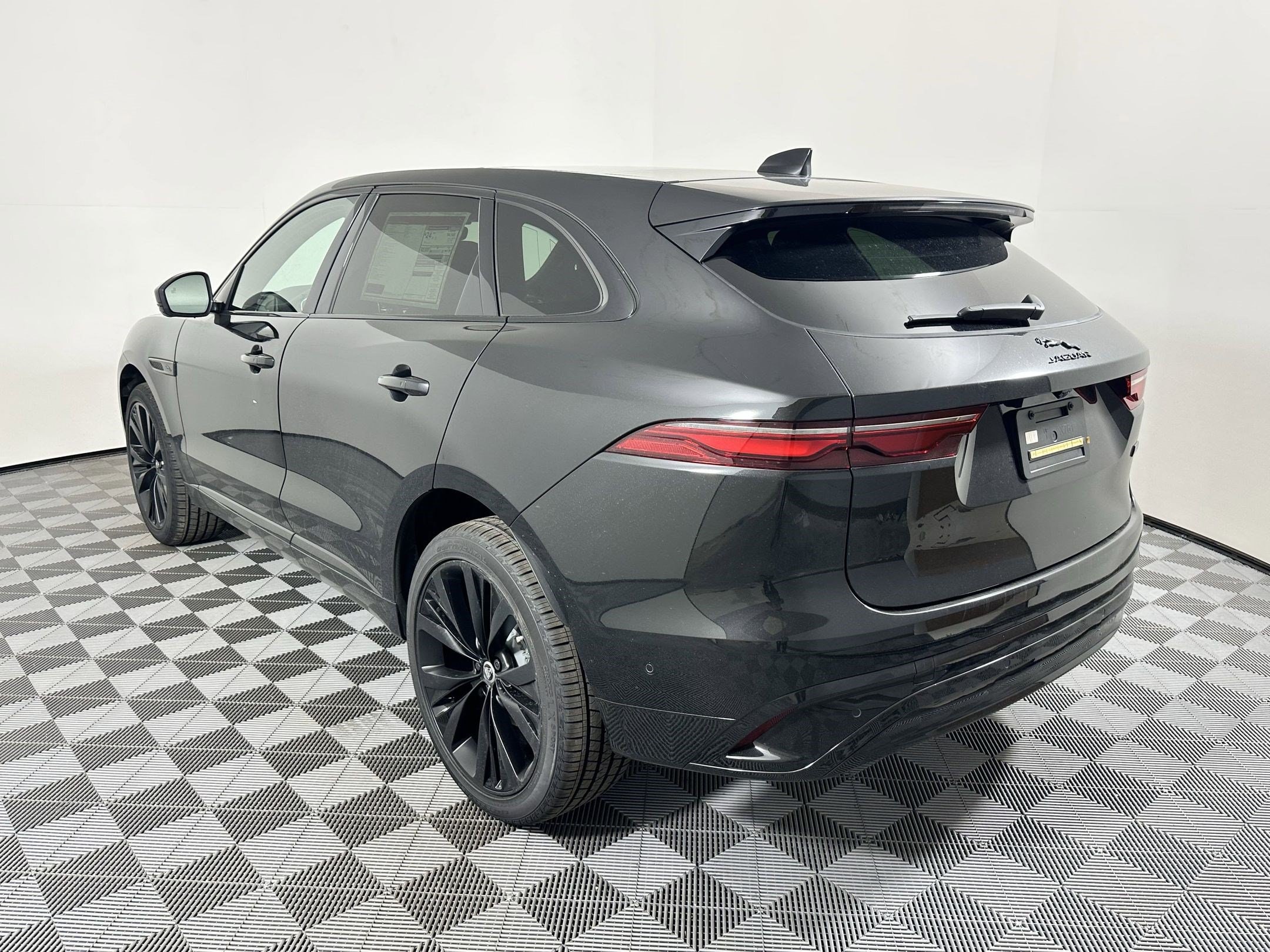 F-PACE R-Dynamic S SUV