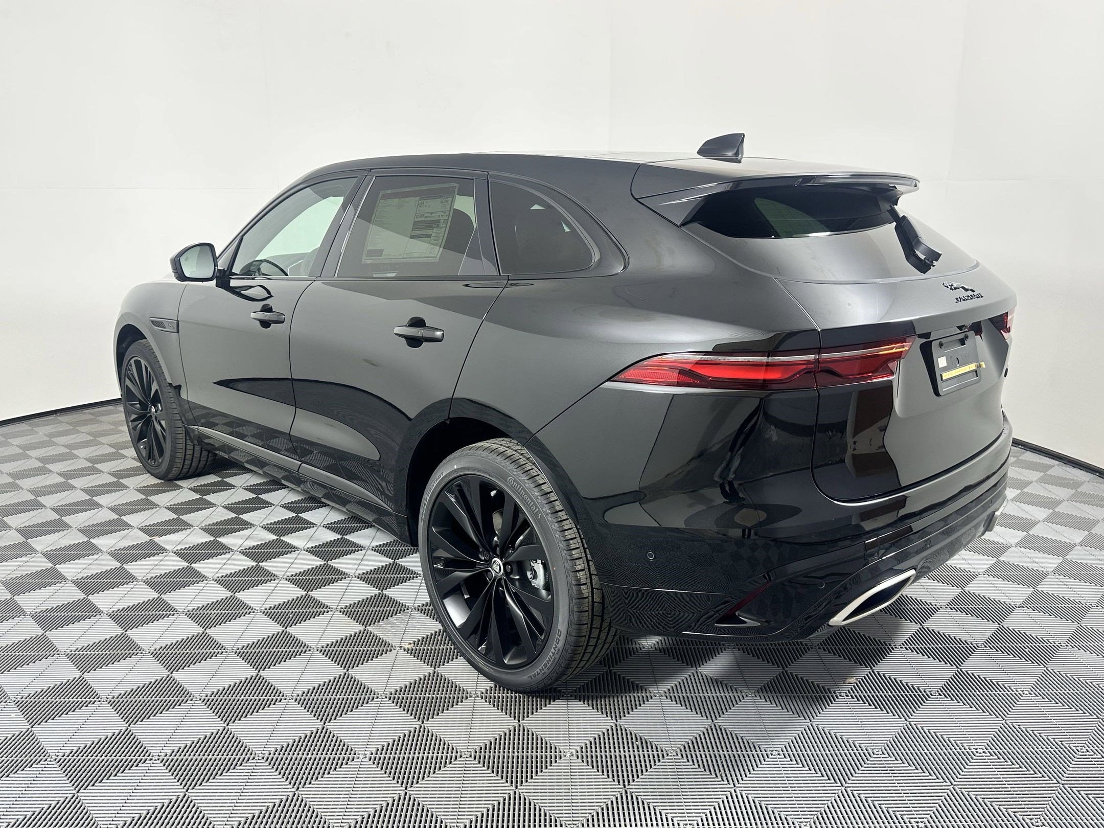 F-PACE R-Dynamic S SUV