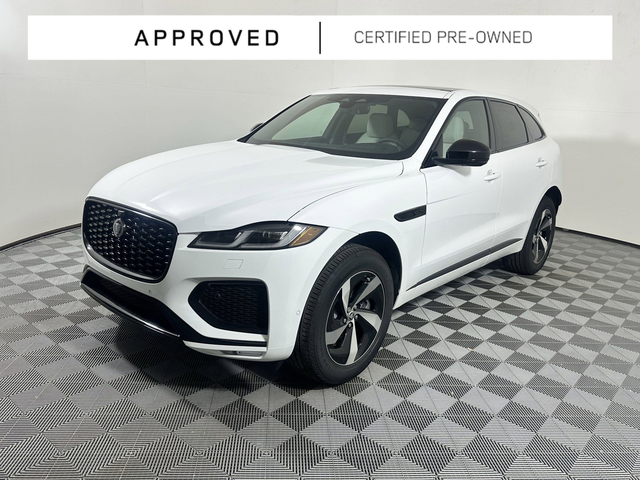 2026 Jaguar F-PACE P250 R-Dynamic S's photo