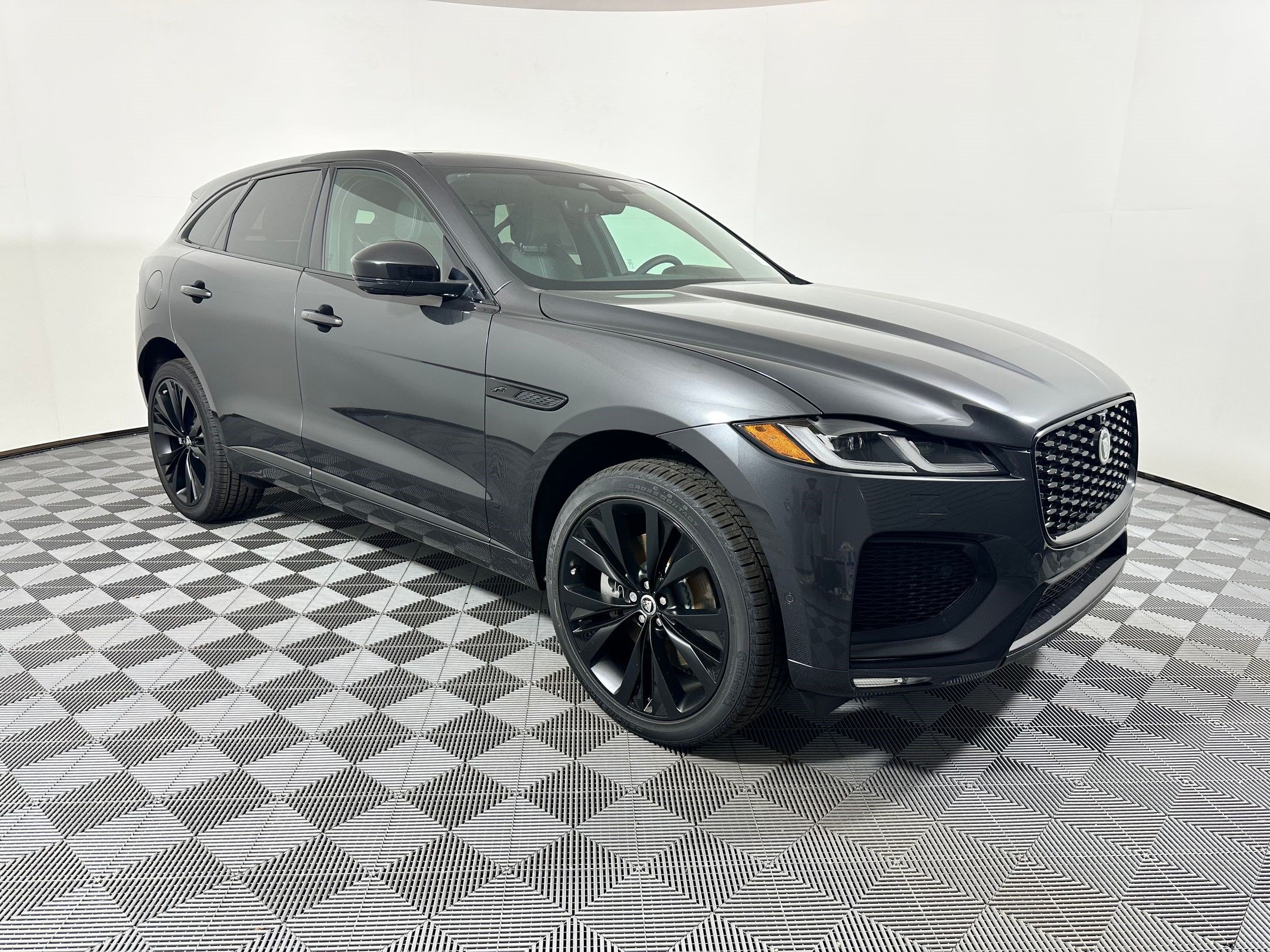 F-PACE R-Dynamic S SUV
