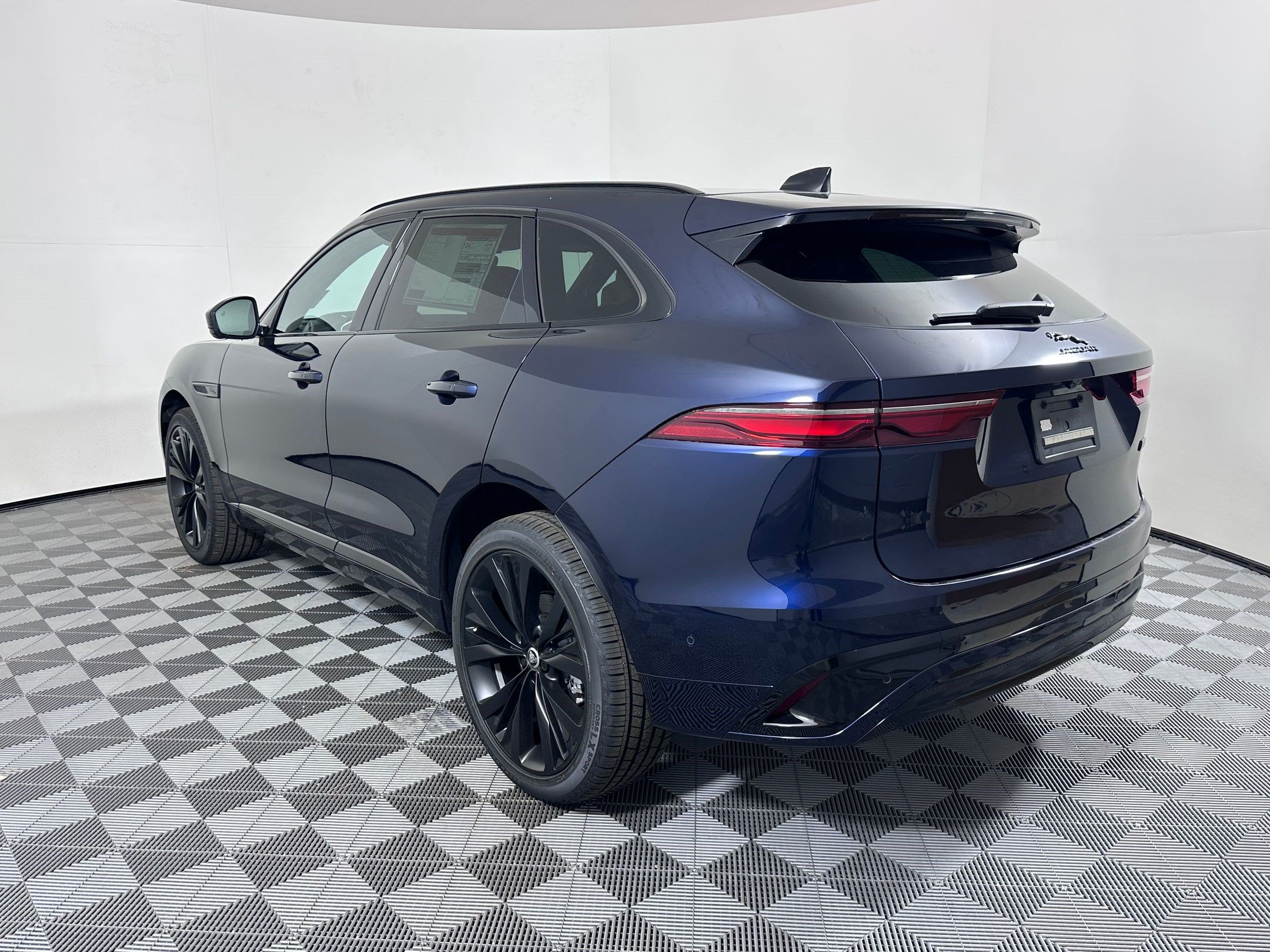 F-PACE R-Dynamic S SUV