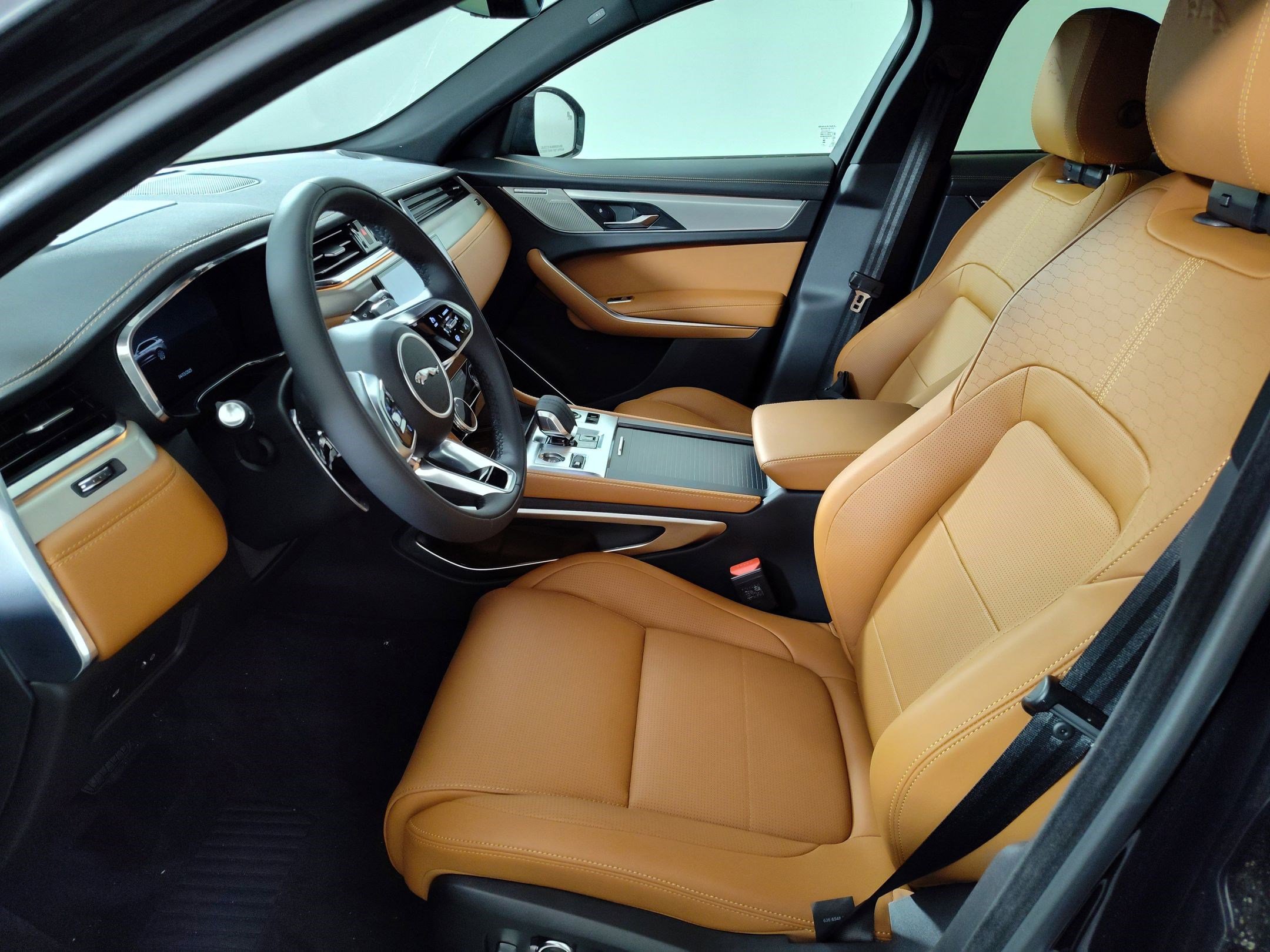 2026 Jaguar F-PACE P250 R-Dynamic S photo 4