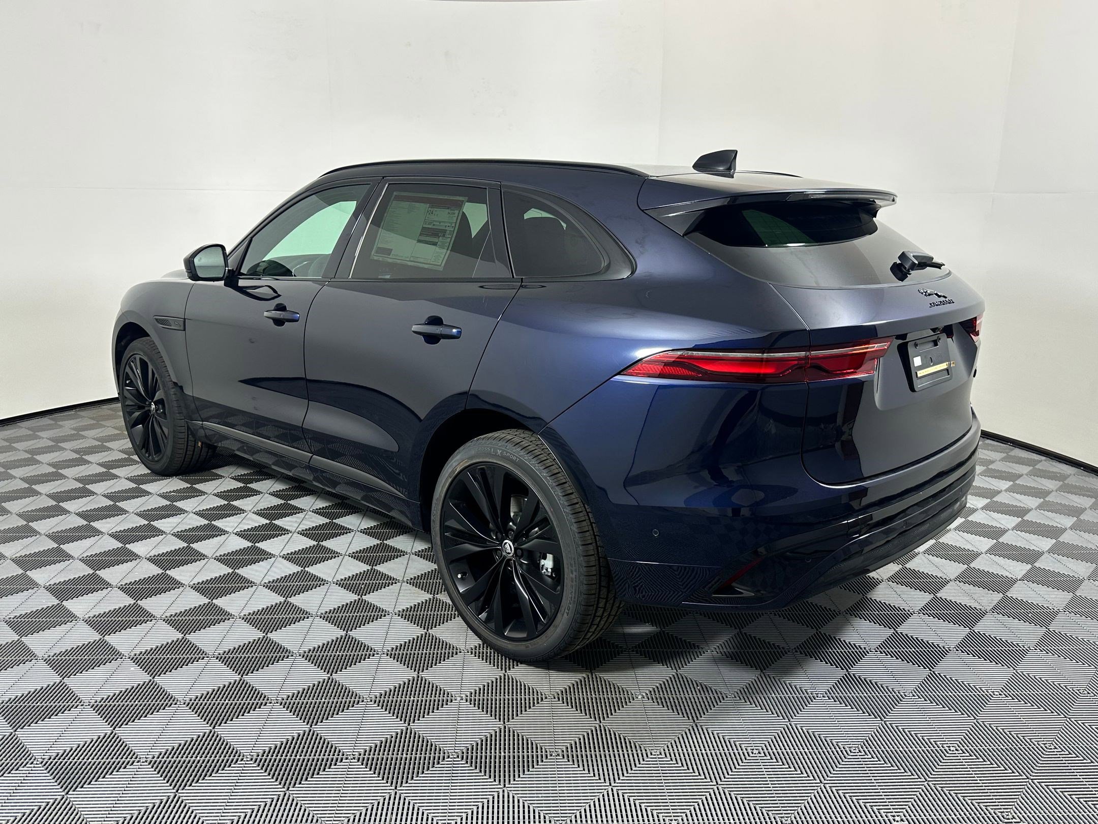 2026 Jaguar F-PACE P250 R-Dynamic S photo 2