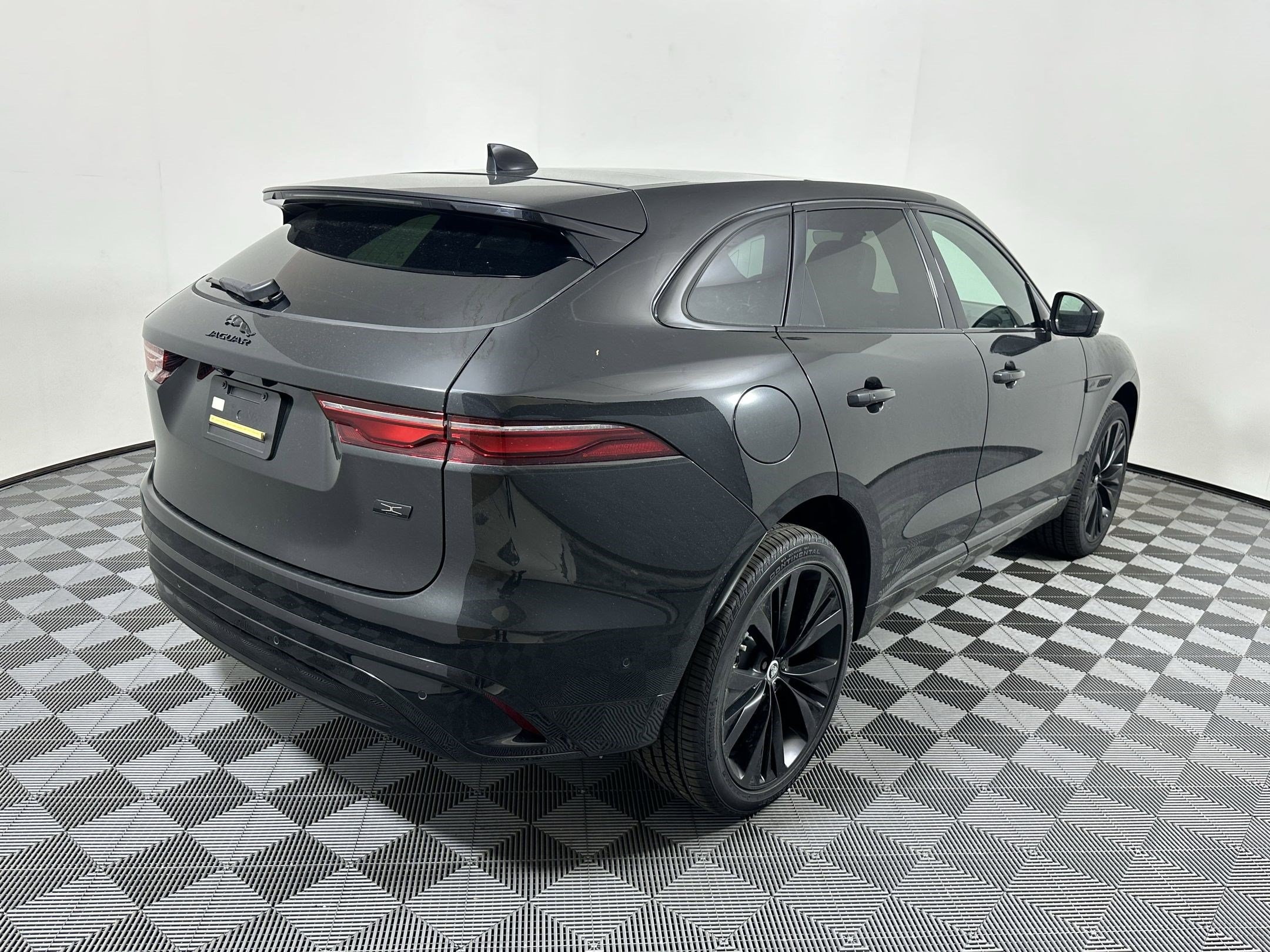 F-PACE R-Dynamic S SUV