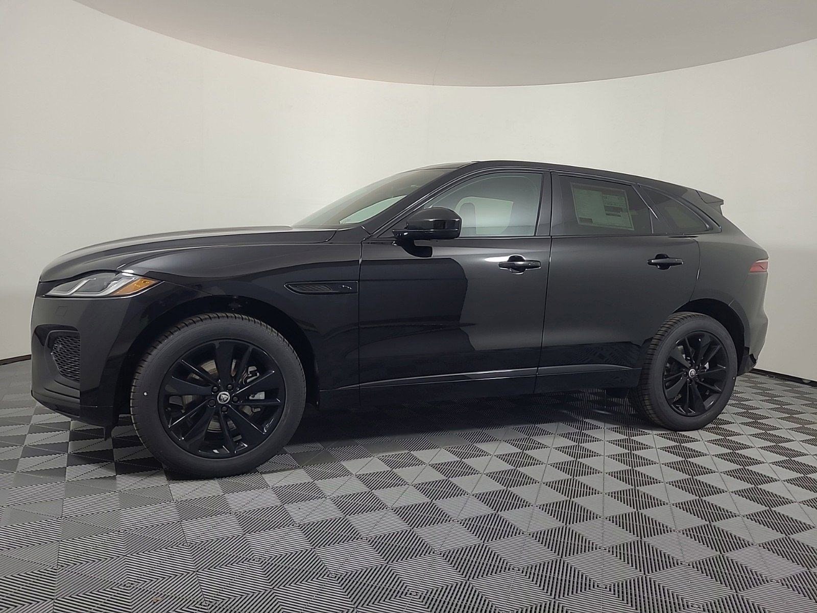 2025 Jaguar F-PACE R-Dynamic S