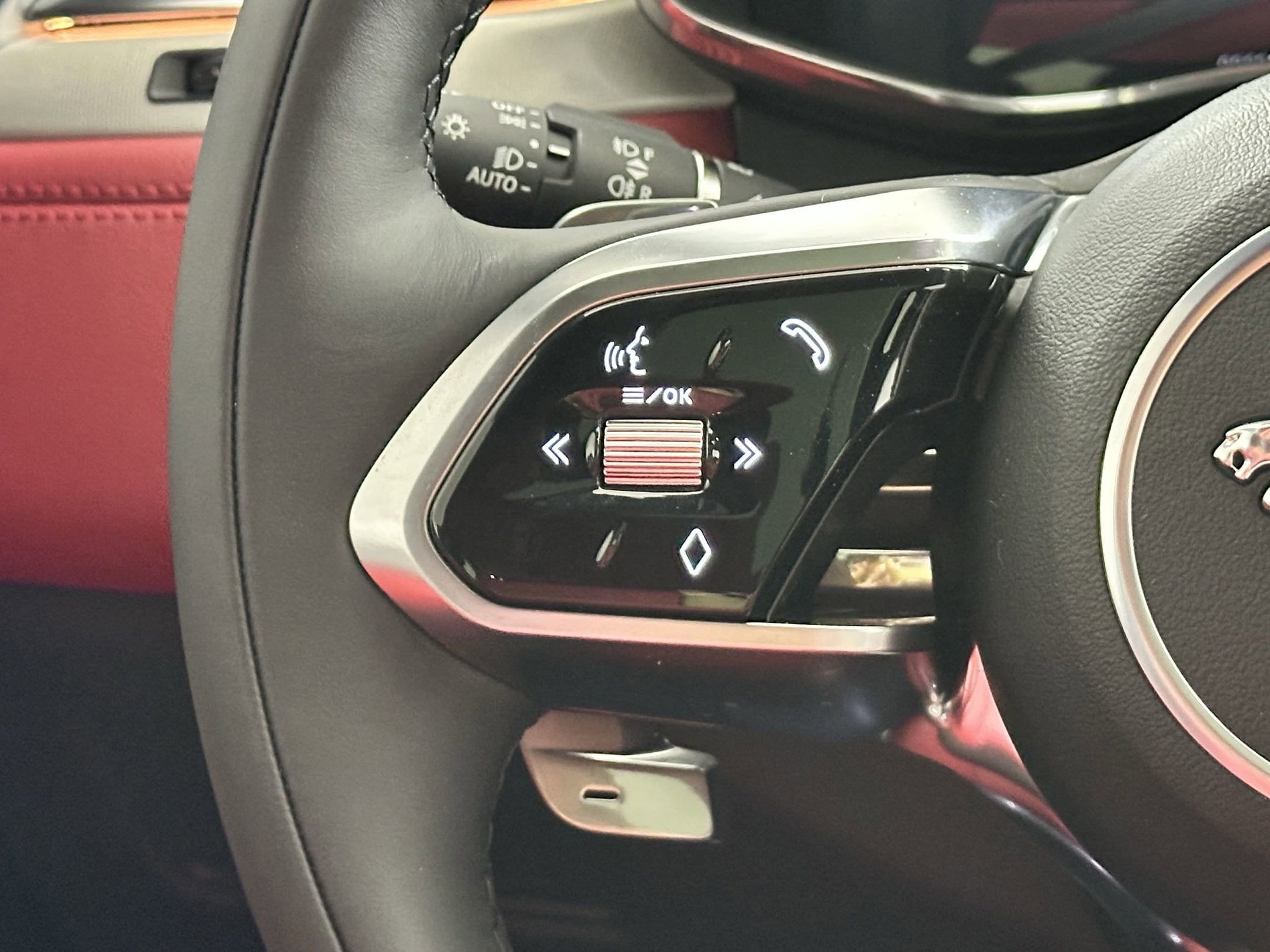 2026 Jaguar F-Pace R-Dynamic S - Photo 15
