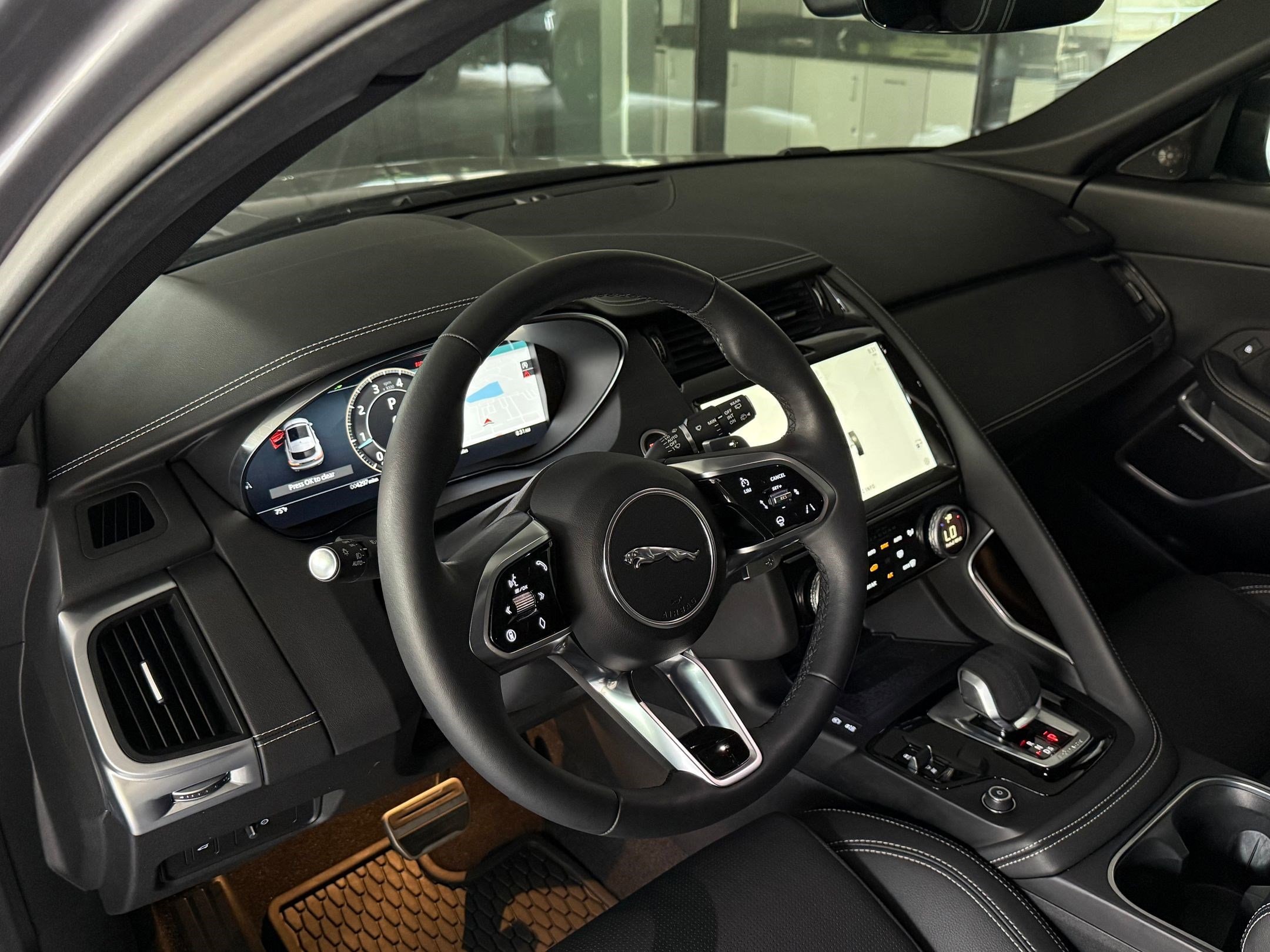 E-PACE P250 R-Dynamic SE SUV
