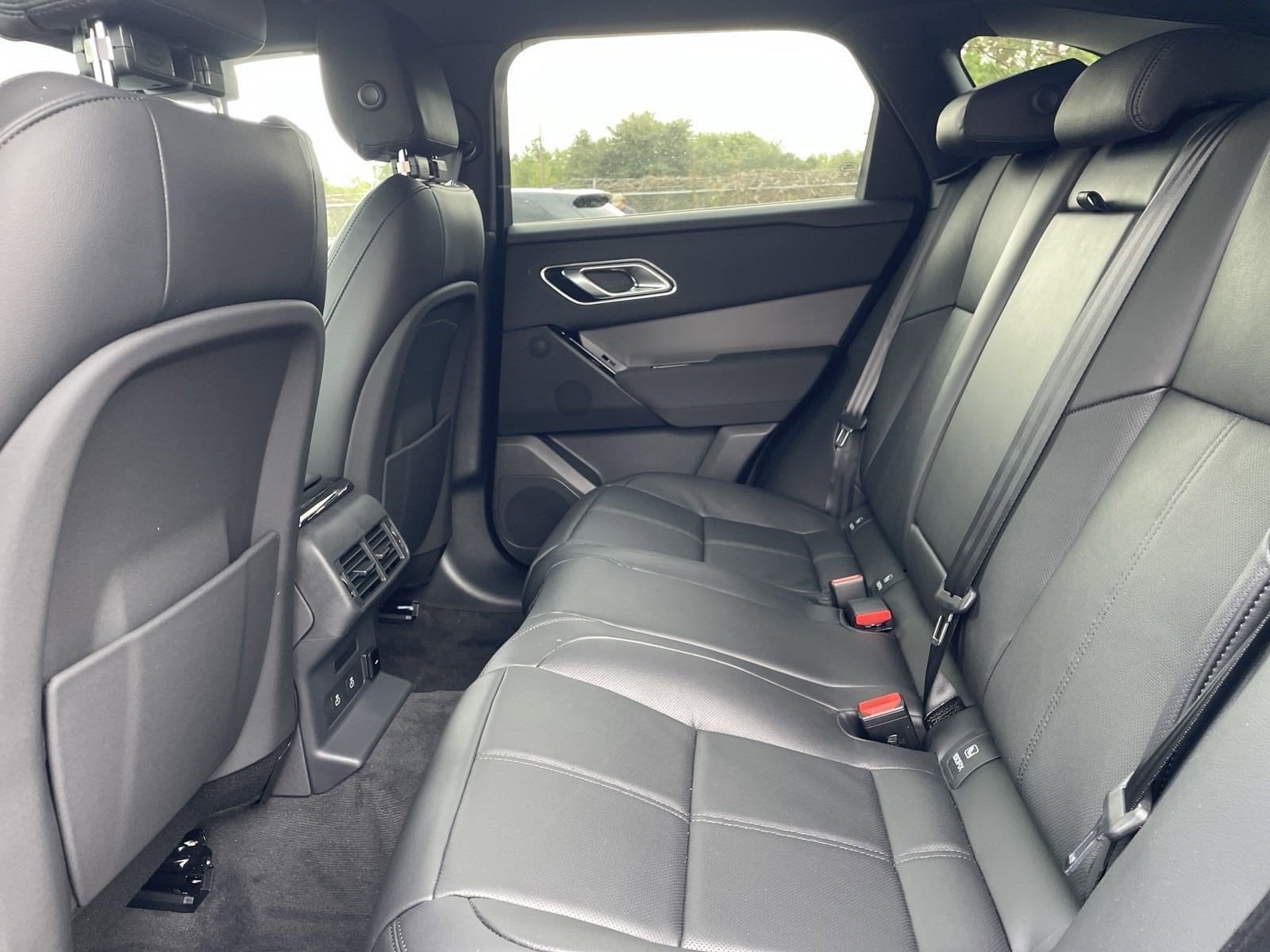 2025 Land Rover Range Rover Velar Dynamic SE - Photo 5