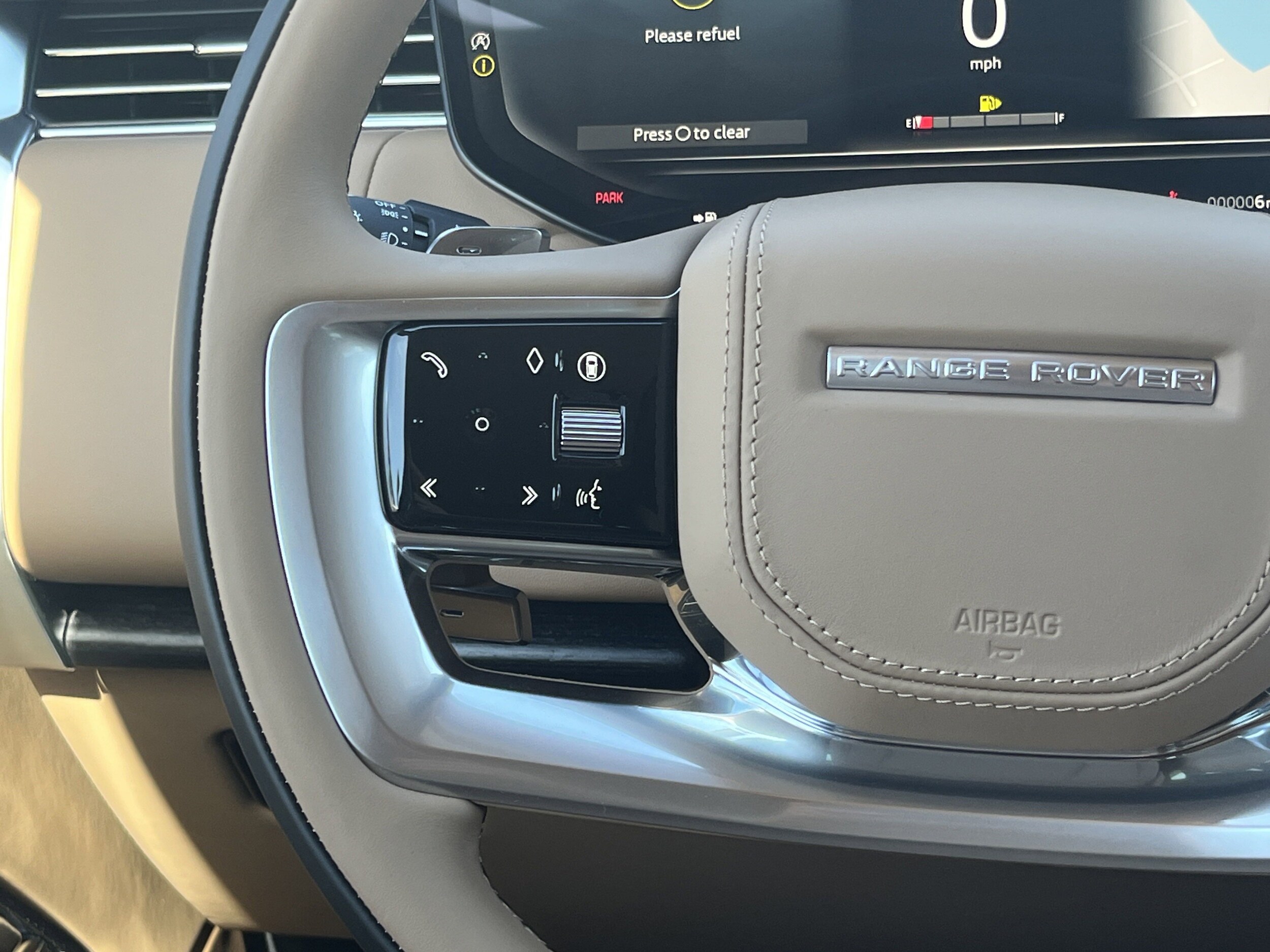 2025 Land Rover Range Rover SE - Photo 17