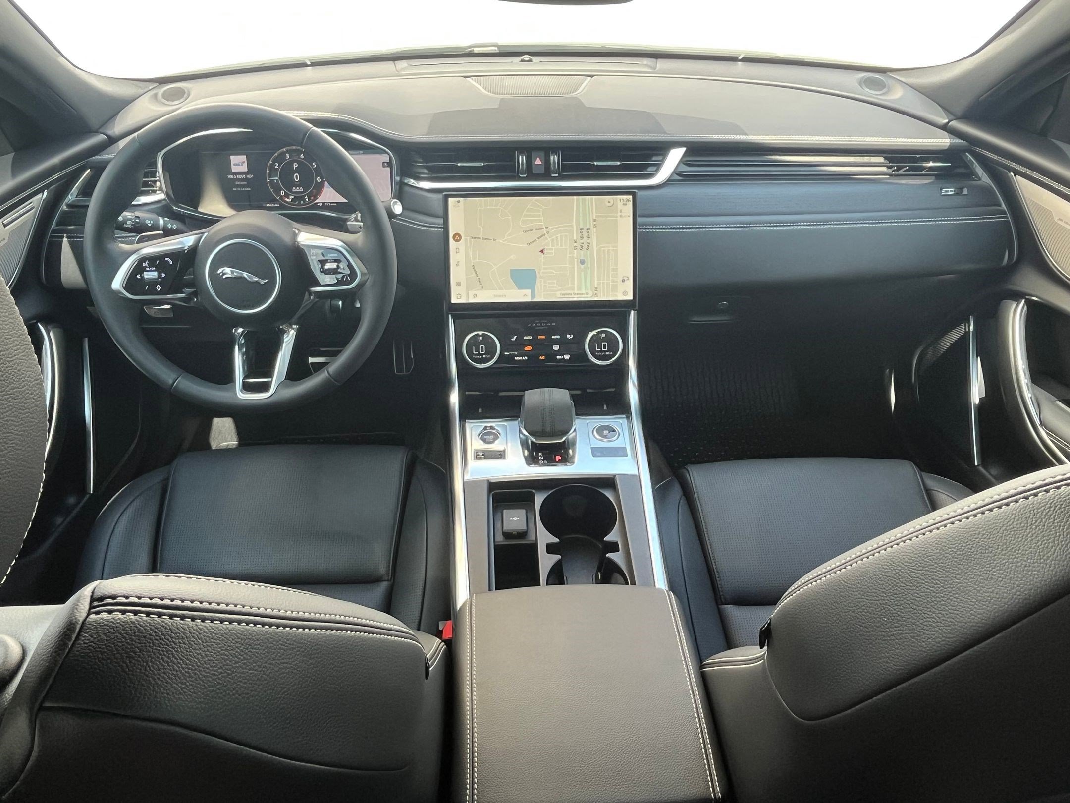 2024 Jaguar XF R-Dynamic SE photo 4