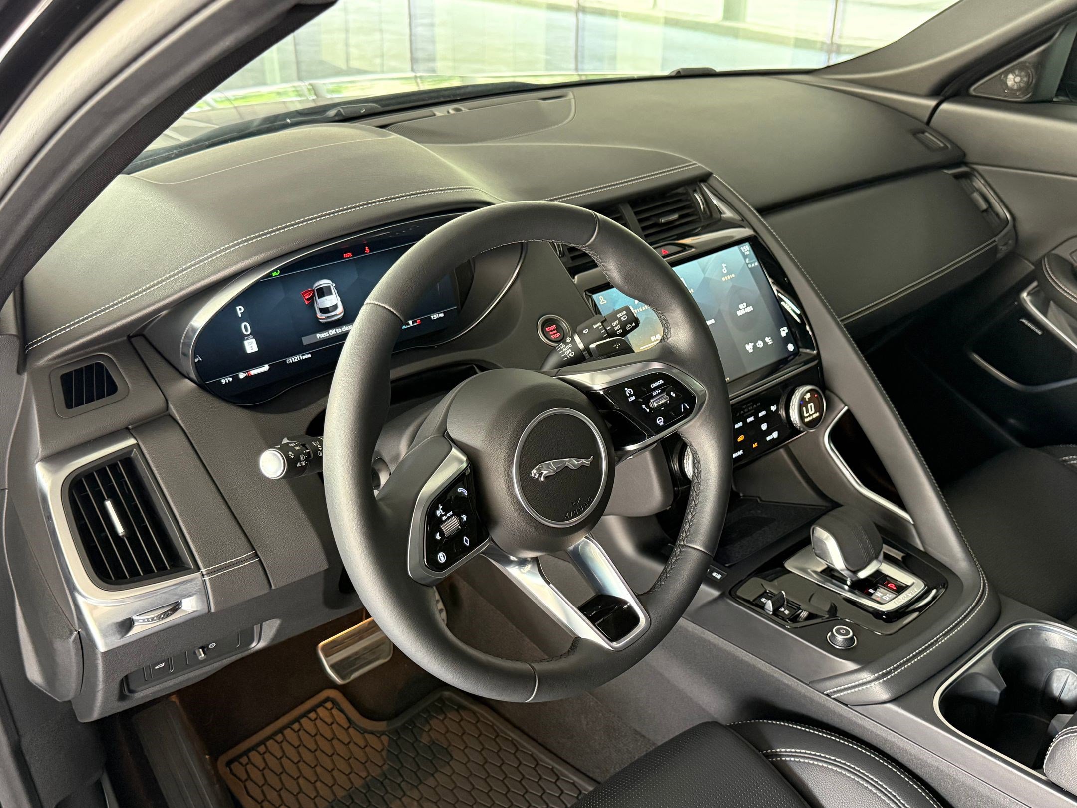 E-PACE P250 R-Dynamic SE SUV