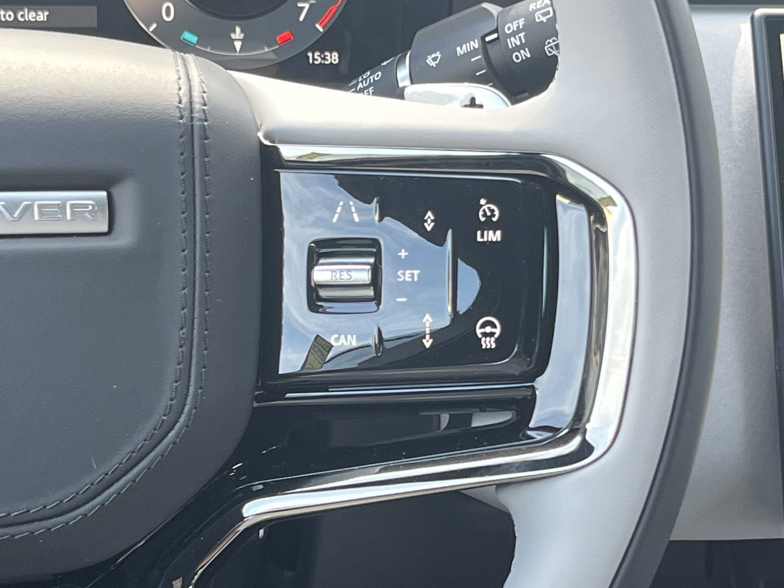 2026 Land Rover Range Rover Velar Dynamic SE - Photo 18
