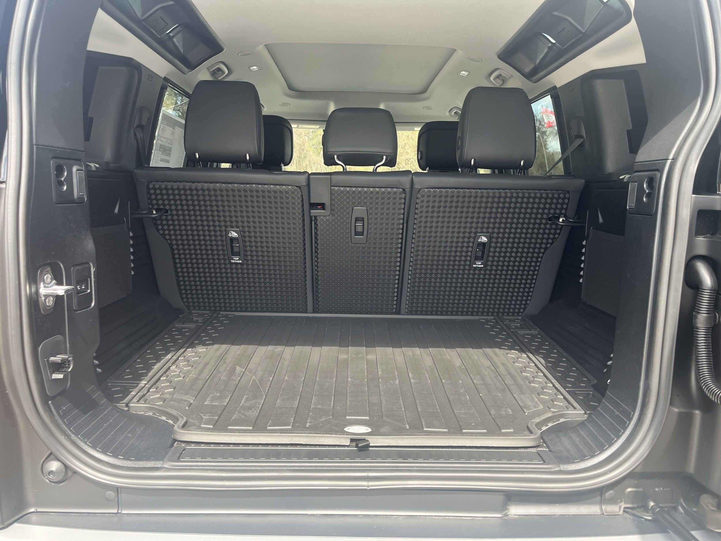 2025 Land Rover Defender S - Photo 26