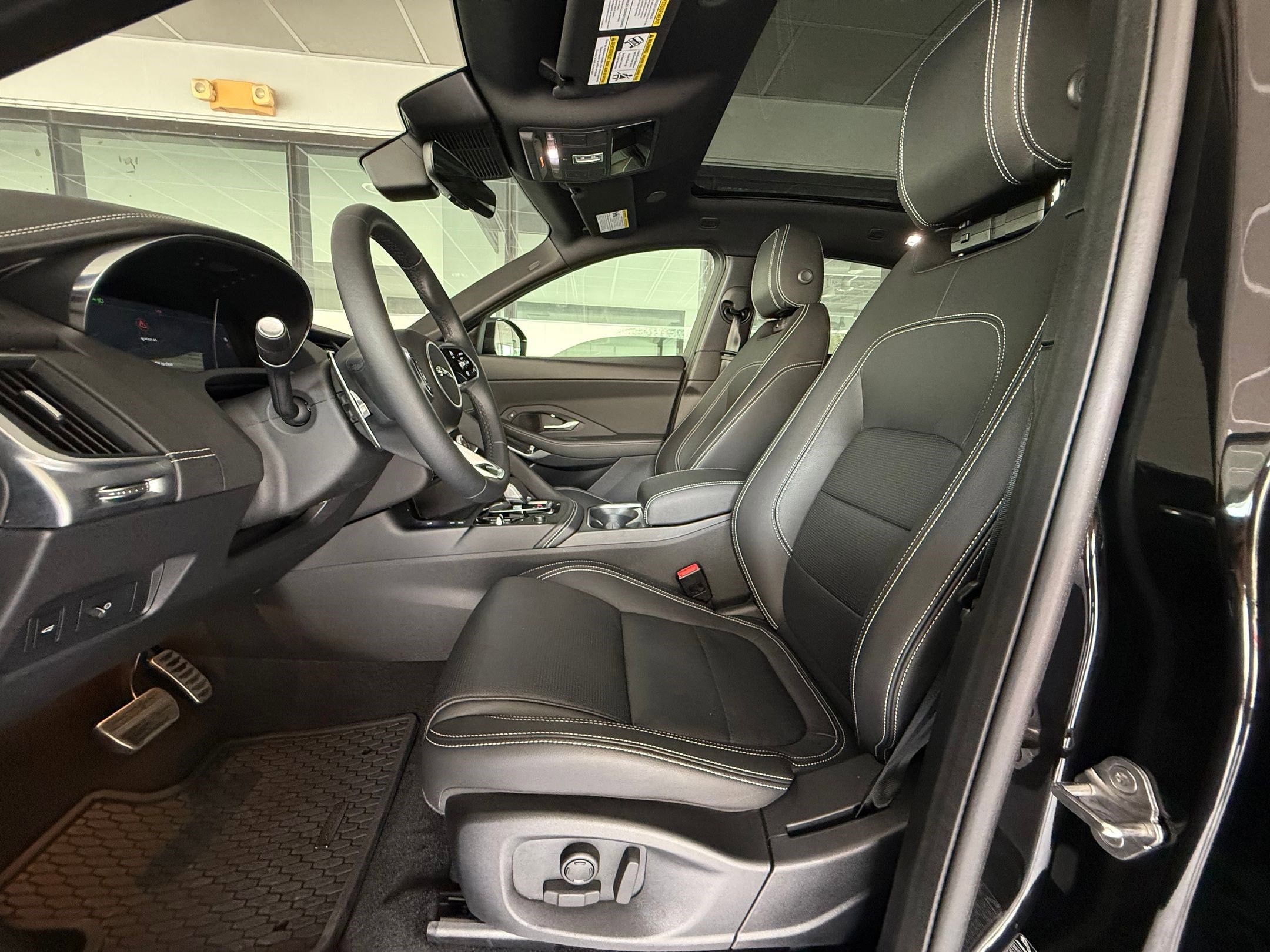E-PACE P250 R-Dynamic SE SUV