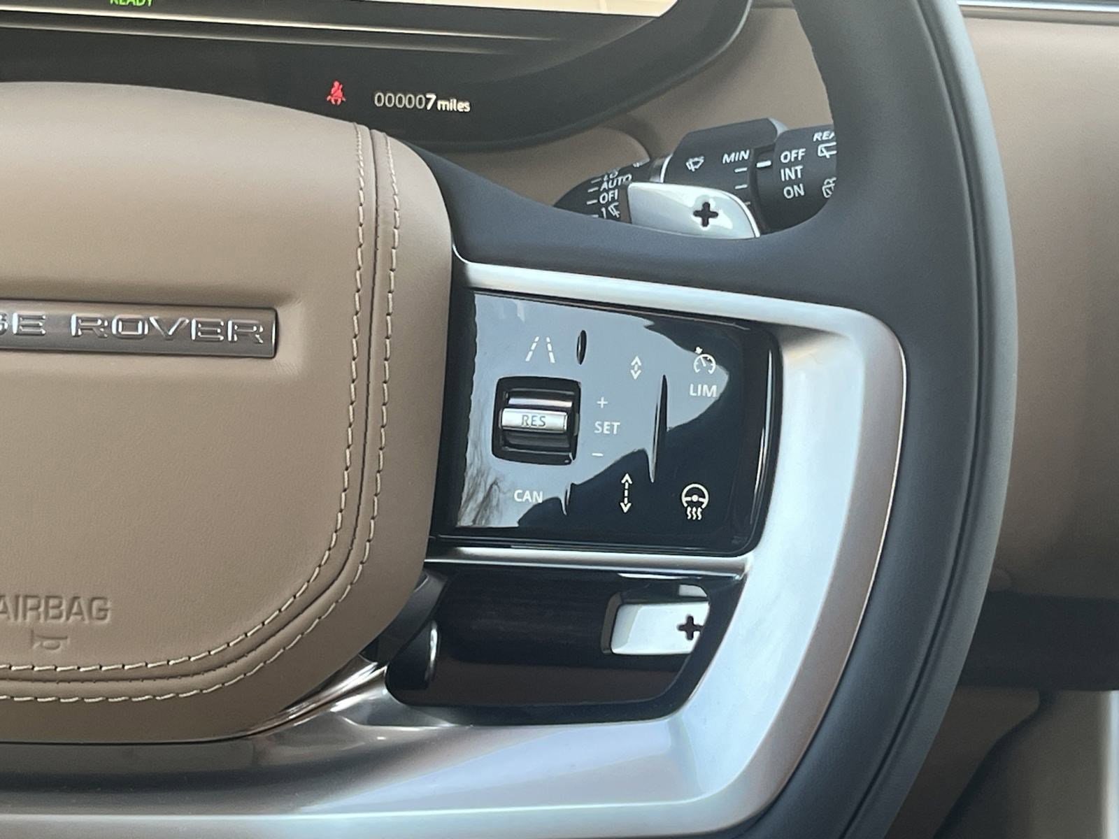 2025 Land Rover Range Rover SE - Photo 18